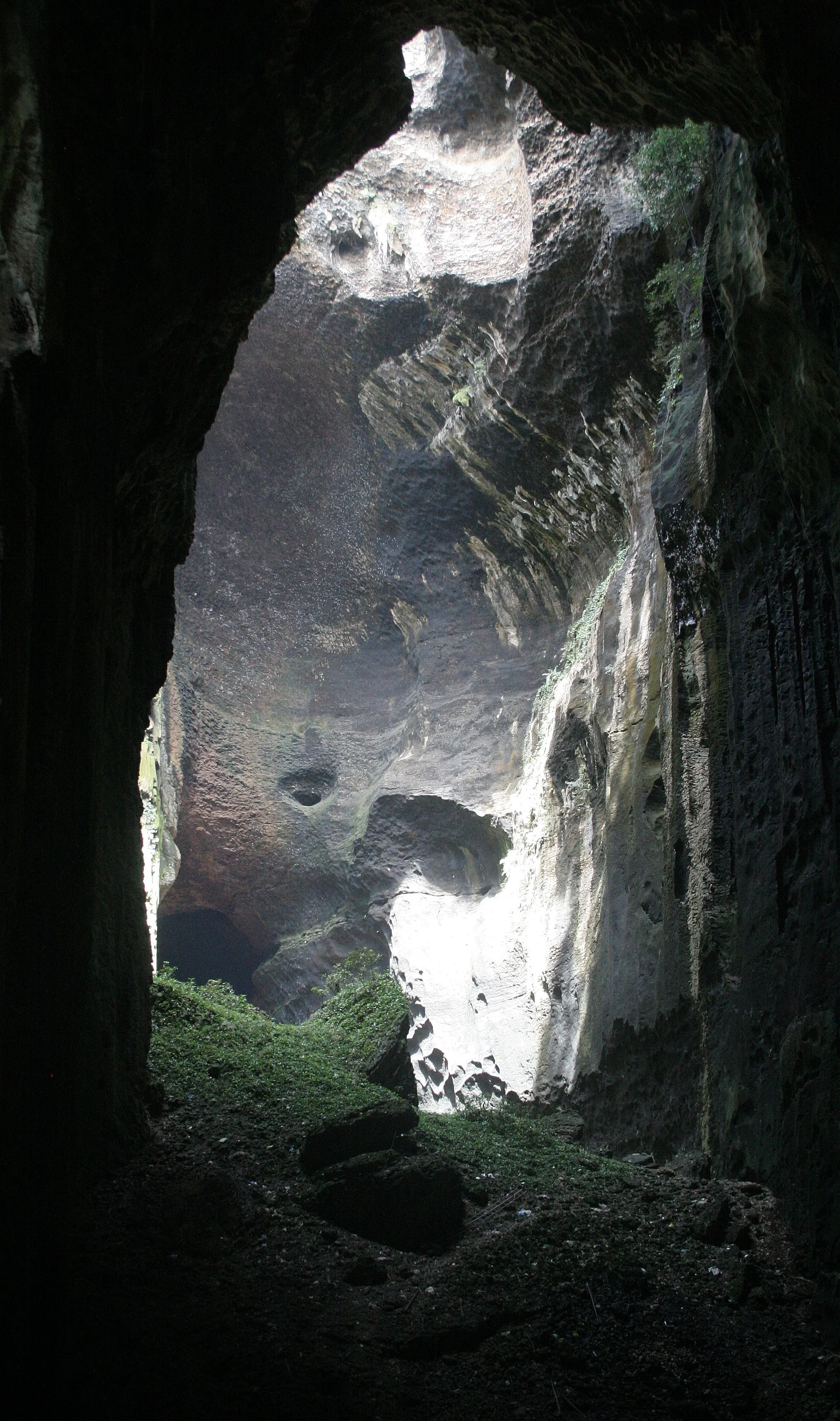 GAMONTONG CAVES BORNEO (4).JPG