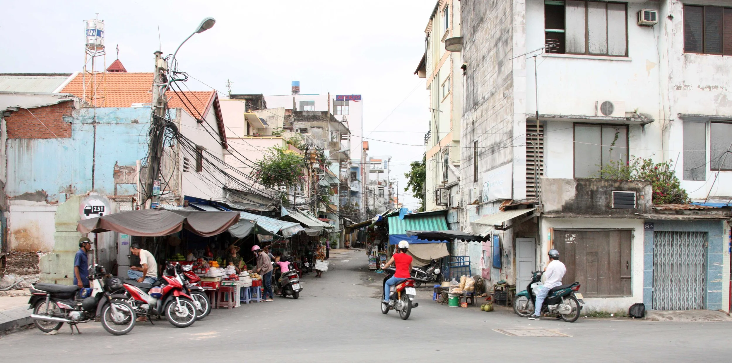 SAIGON VIET NAM - AND OUTSKIRTS OF TOWN (50).JPG