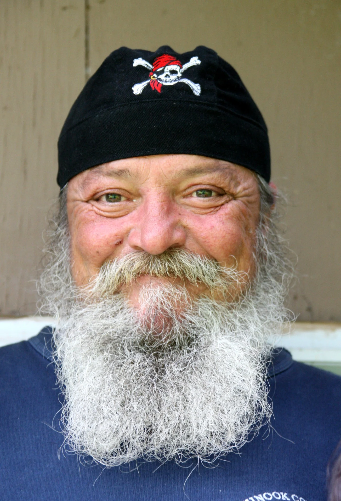 KNIGHT'S INLET BRITISH COLUMBIA - COKIE WITH PIRATE CLINT AT SAILCONE LODGE MINSTREL ISLAND (4).JPG