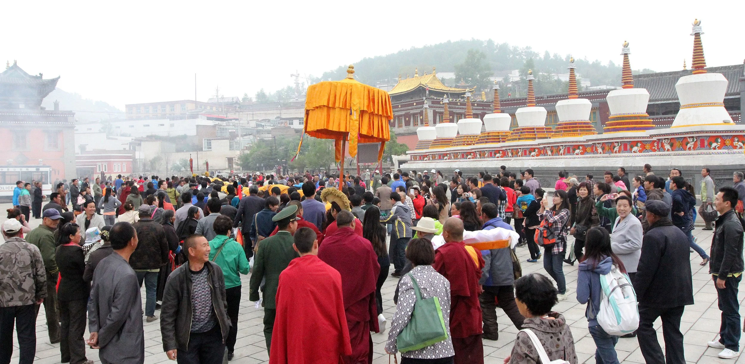 KUMBUM MONASTERY - QINGHAI - SUNNING BUDDHA FESTIVAL 2013 (146).JPG