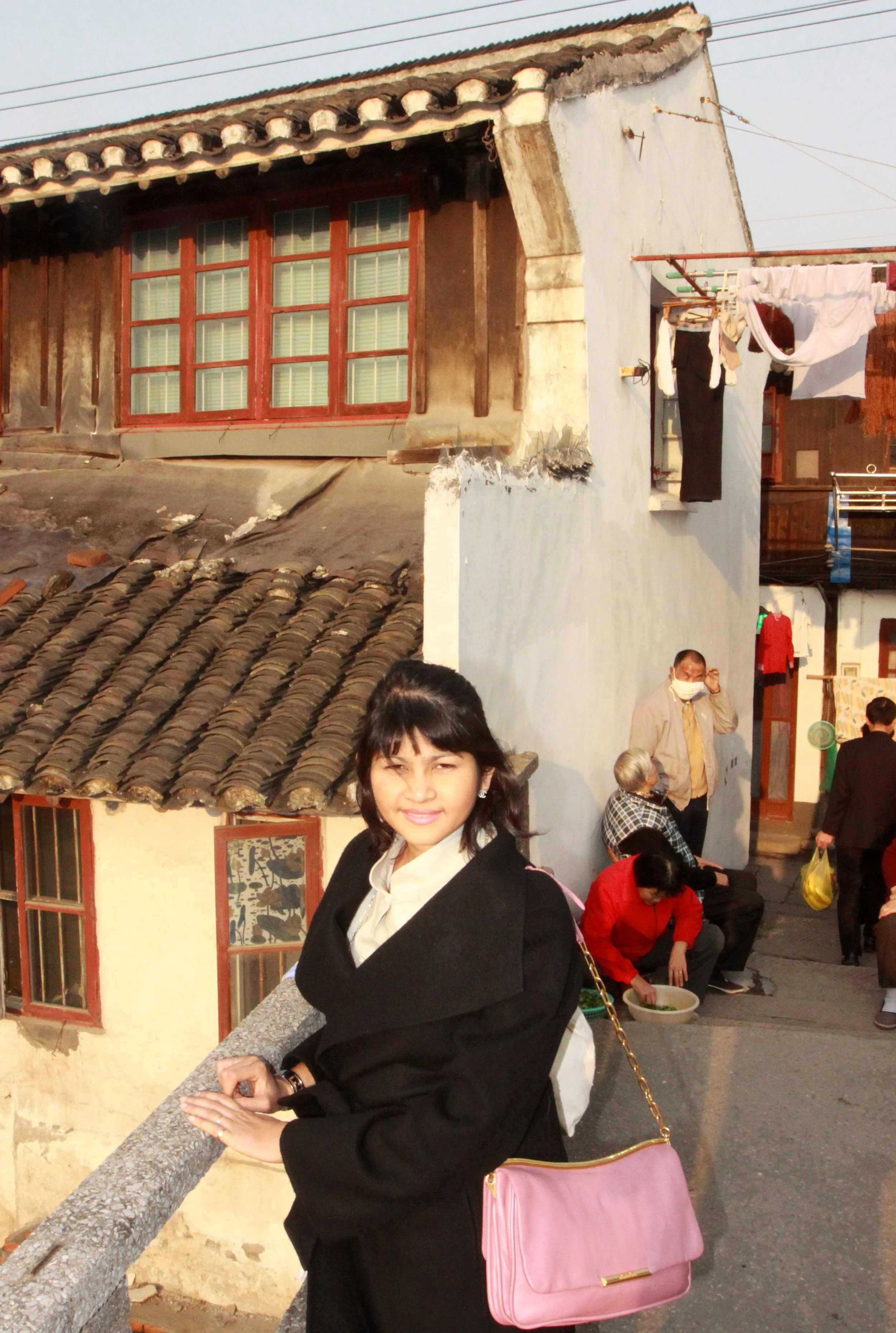 ZHUJIAJIAO WATER TOWN - NOVEMBER 20 2011 (117).JPG