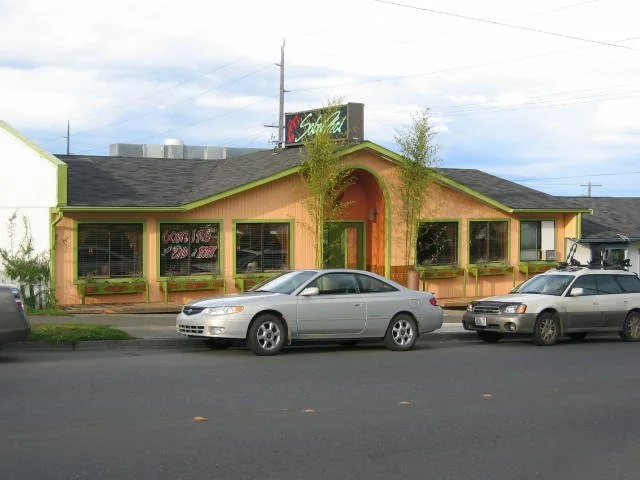 2005-5-21 SABAI THAI OPENING.jpg