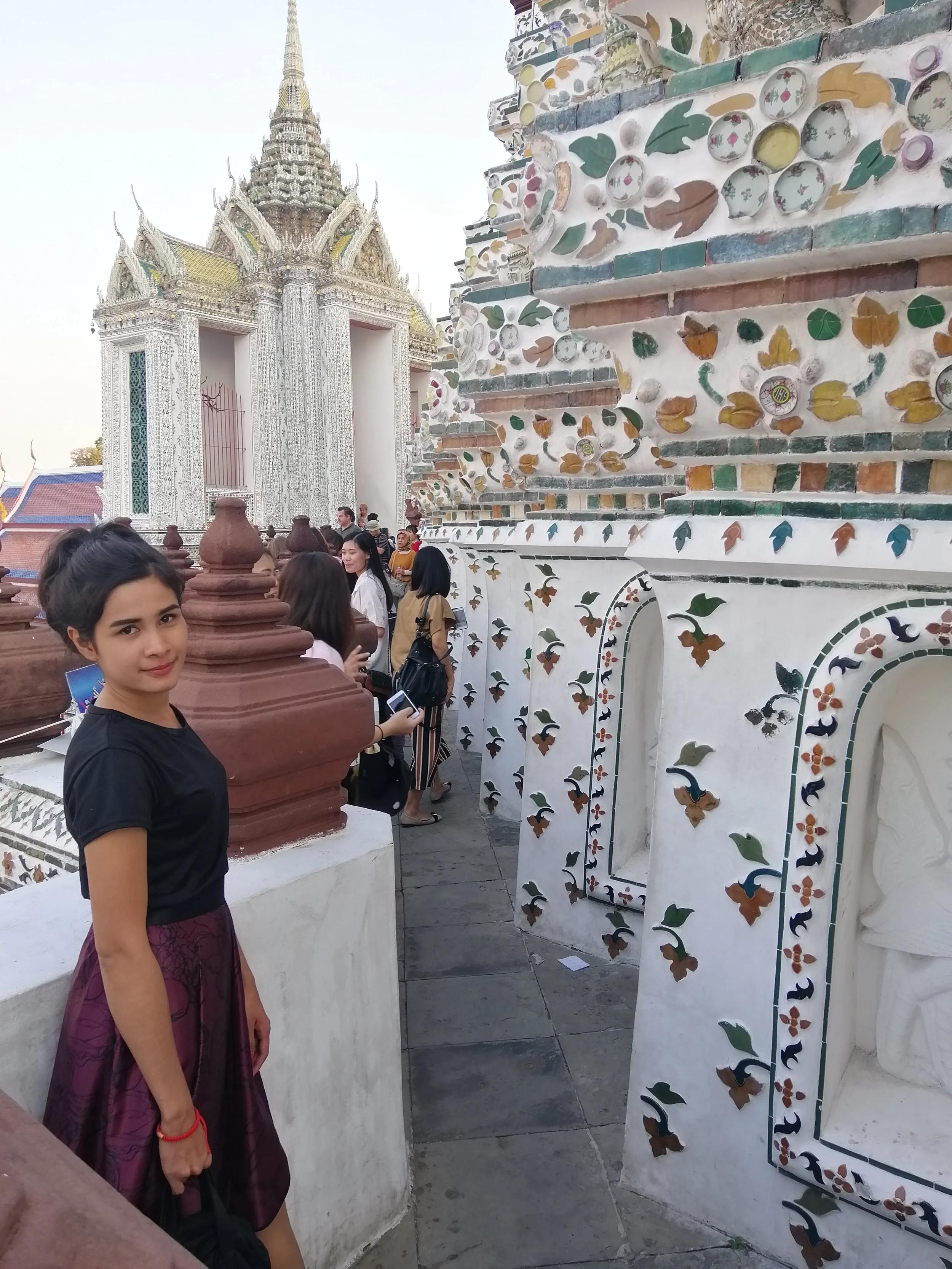 2018 Pics with Gift in Thailand (200).jpg