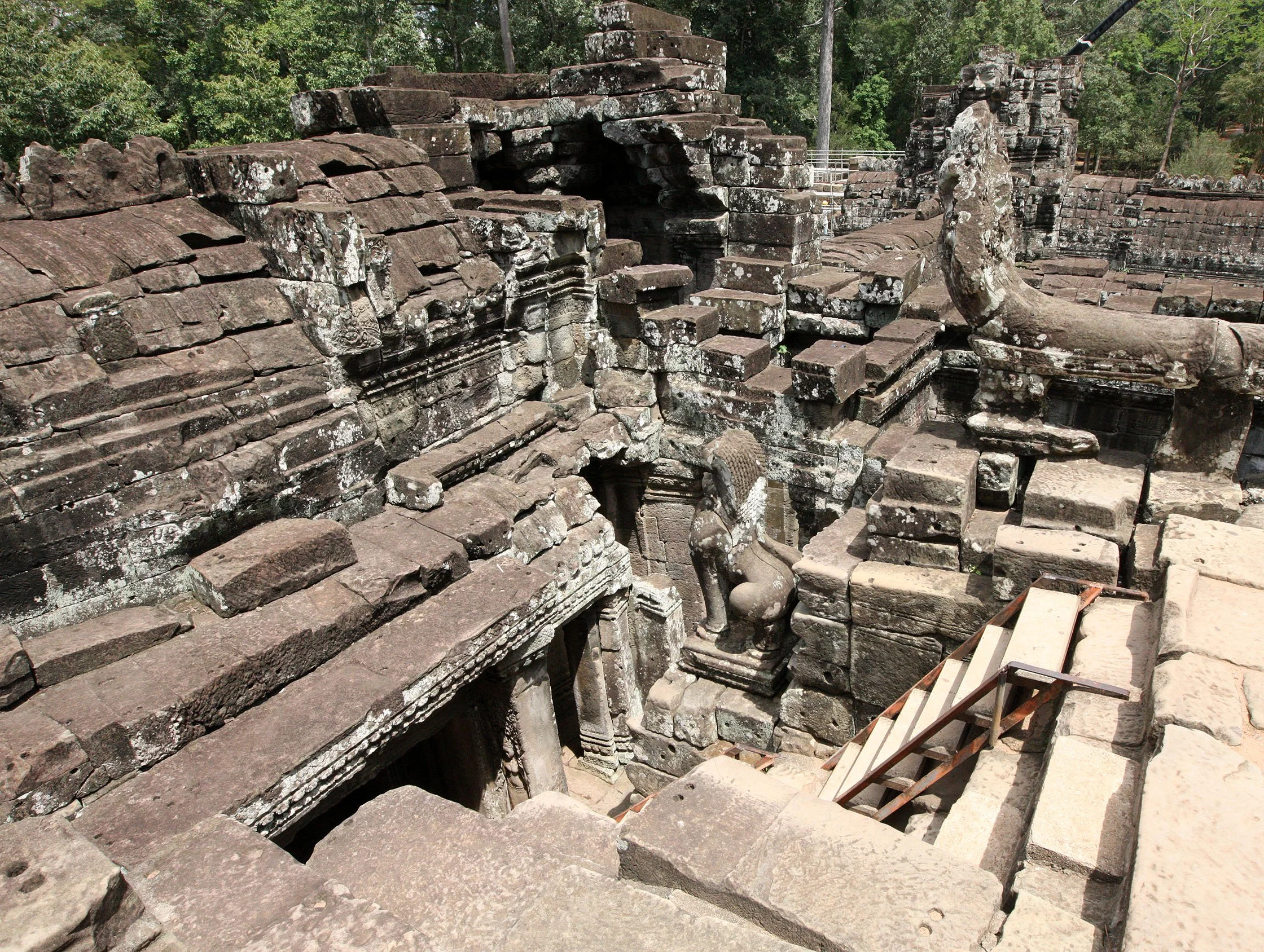 BAYON - JULY 2010 (21).JPG