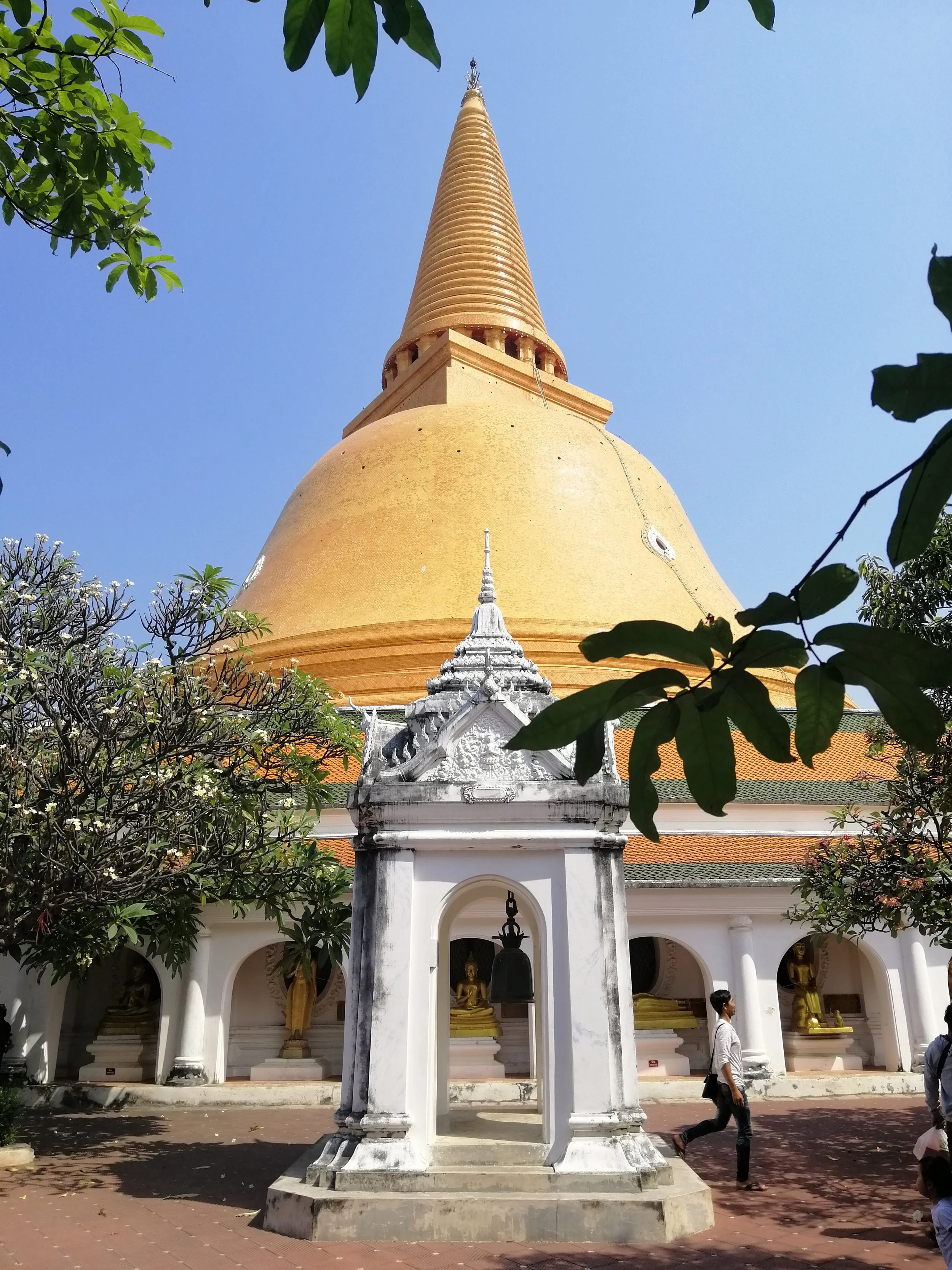 2019 Nakhon Pathom Trip Temples with Cokie (8).jpg