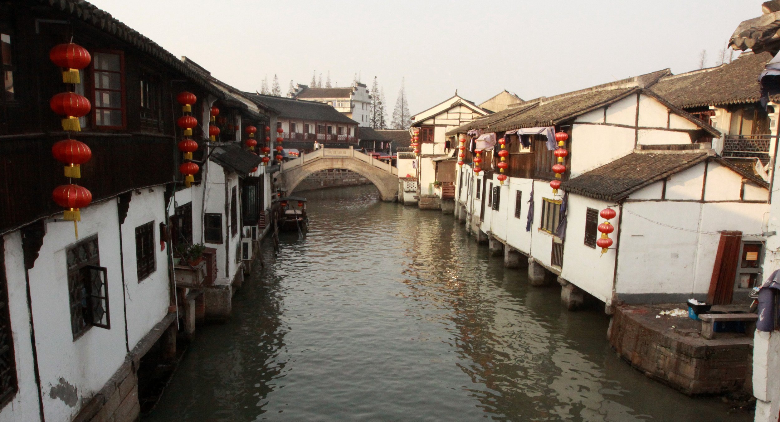 ZHUJIAJIAO WATER TOWN - NOVEMBER 20 2011 (107).JPG