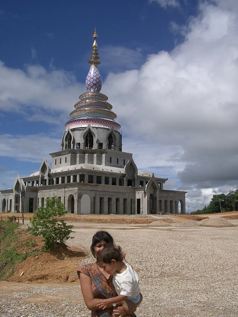 CHIANG RAI - WAT IN COUNTRYSIDE NEAR MYANMAR (4).JPG