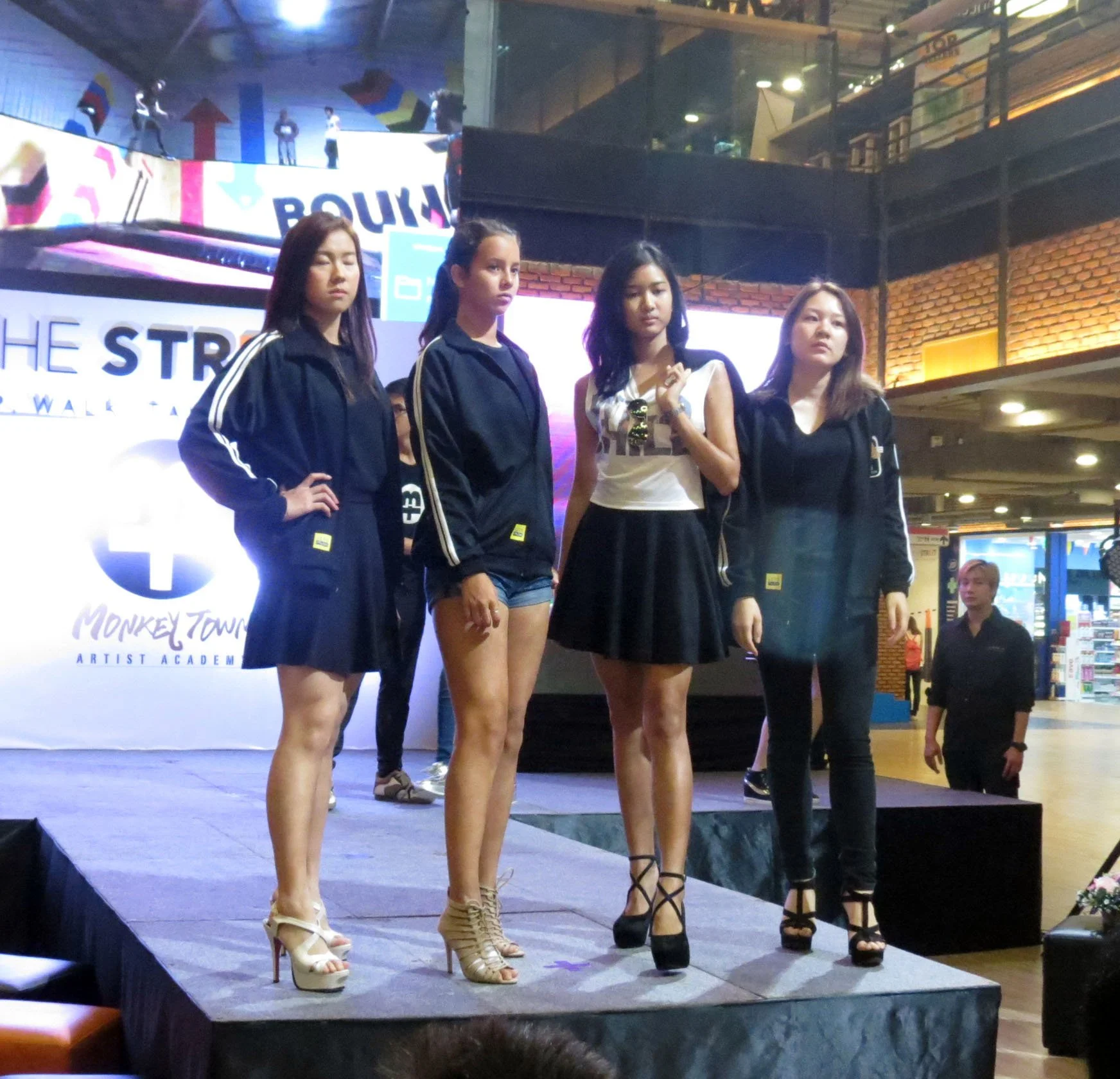 2016 Monkey Town Modeling Cokie in Bangkok (125).JPG