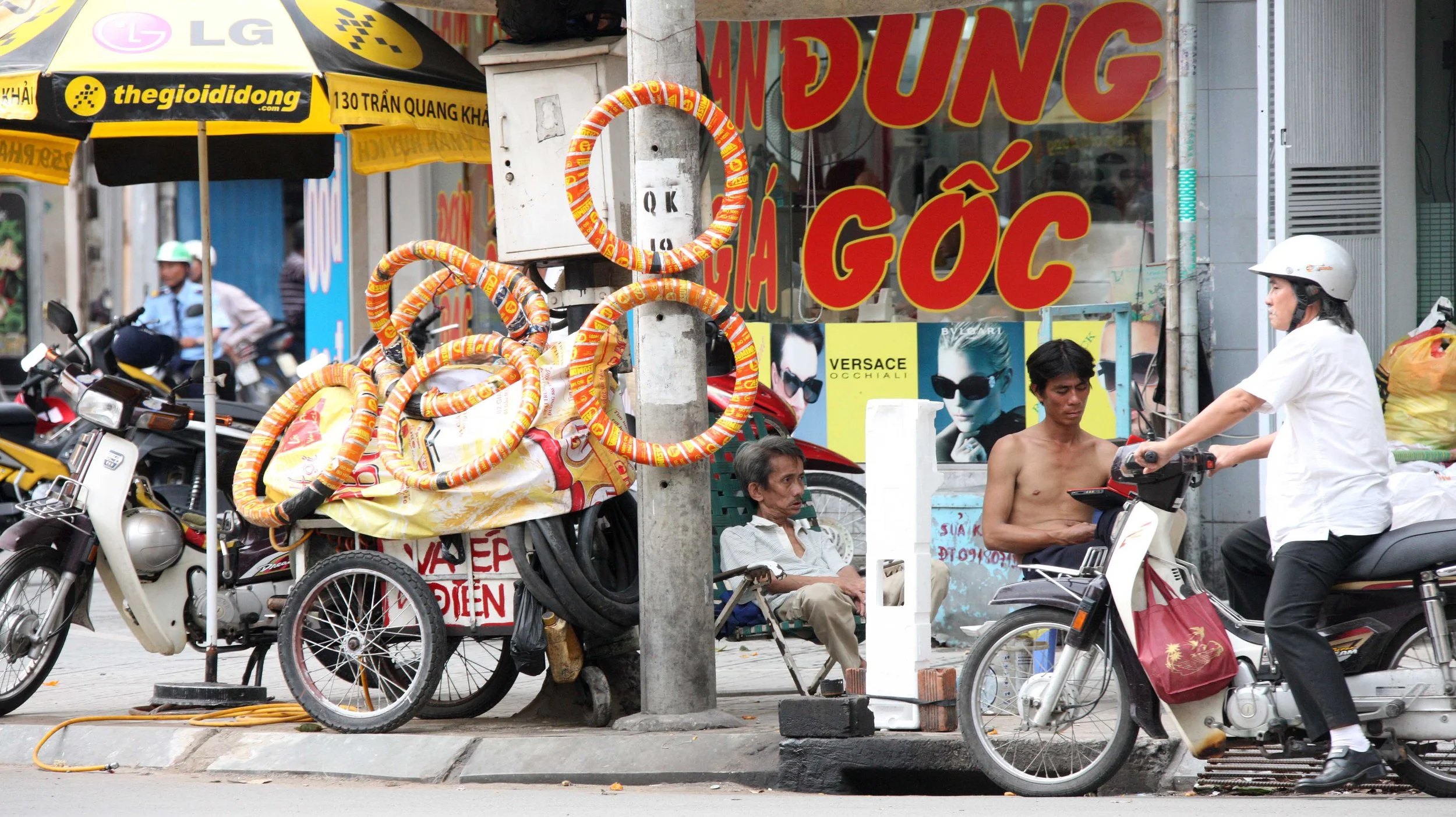 SAIGON VIET NAM - AND OUTSKIRTS OF TOWN (32).JPG