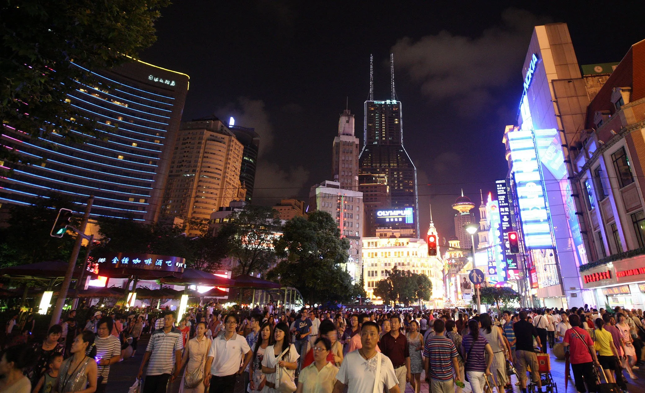 SHANGHAI NIGHT OUT - NANJING ROAD IN AUGUST (19).JPG