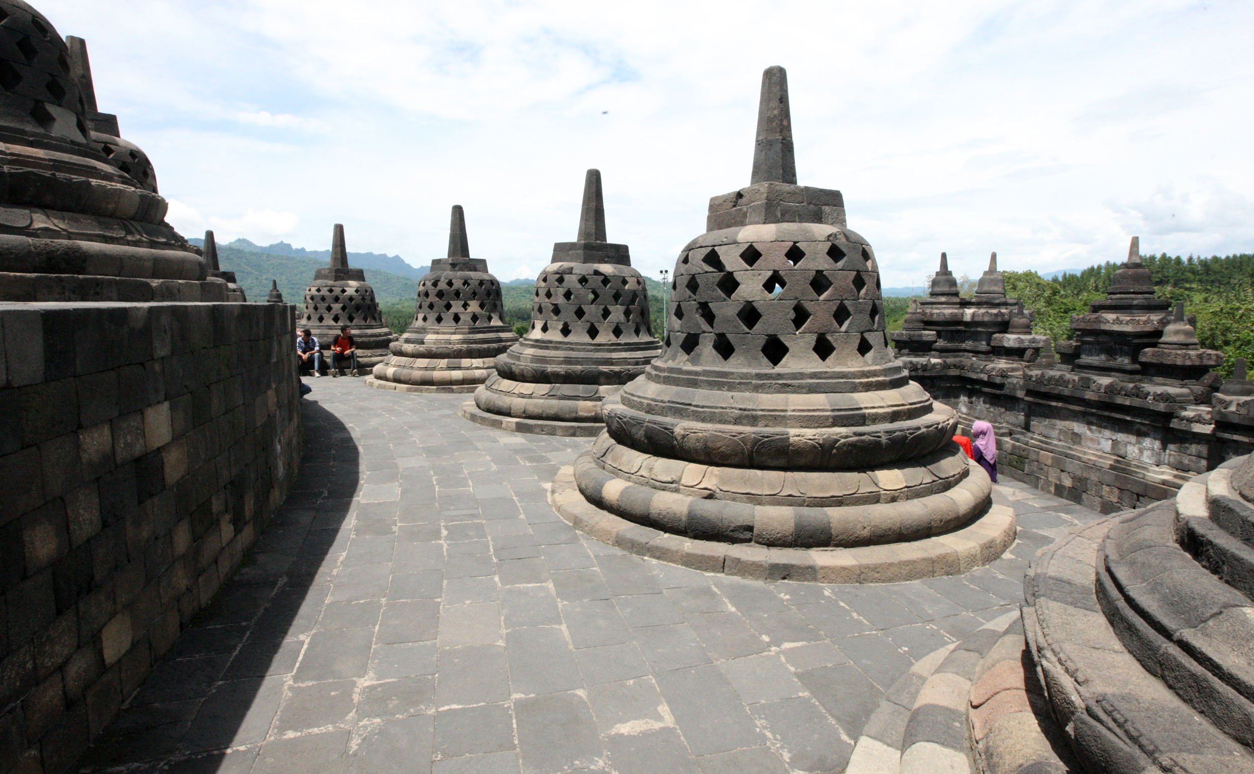 BOROBUDUR RUINS - YOGYAKARTA INDONESIA (29).JPG