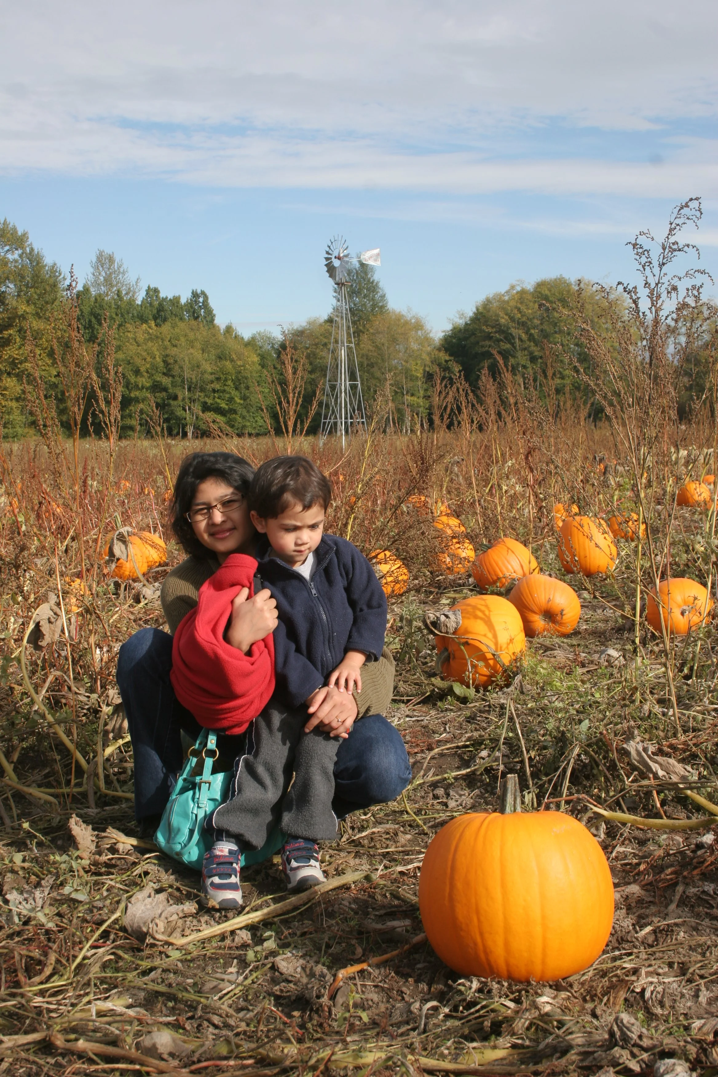 2005-10-9 PUMPKIN PATCH PORT ANGELES (2).JPG
