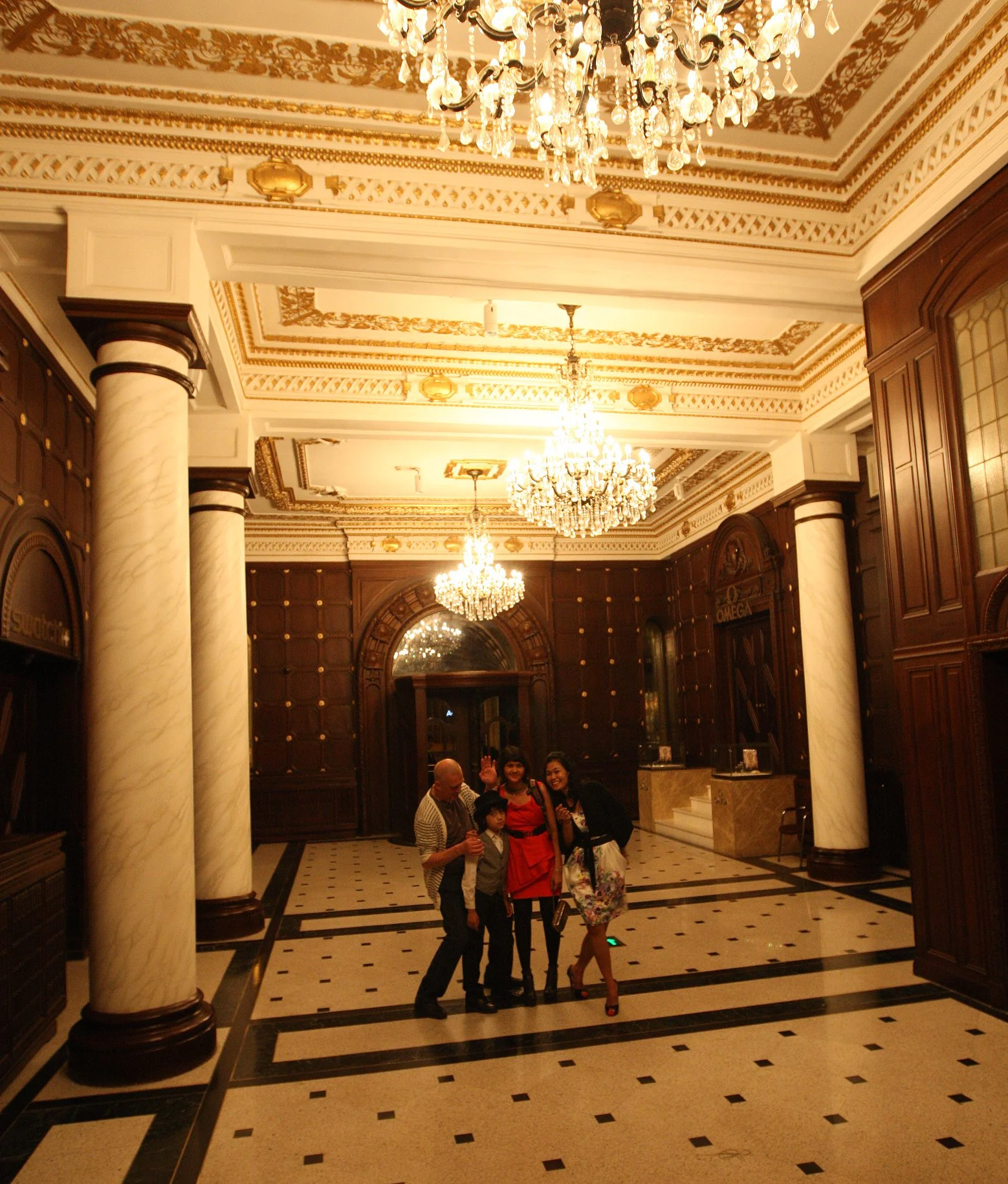 2011-4-29 NIGHT AT SHOOK AT 19 BUND SHANGHAI (288).JPG