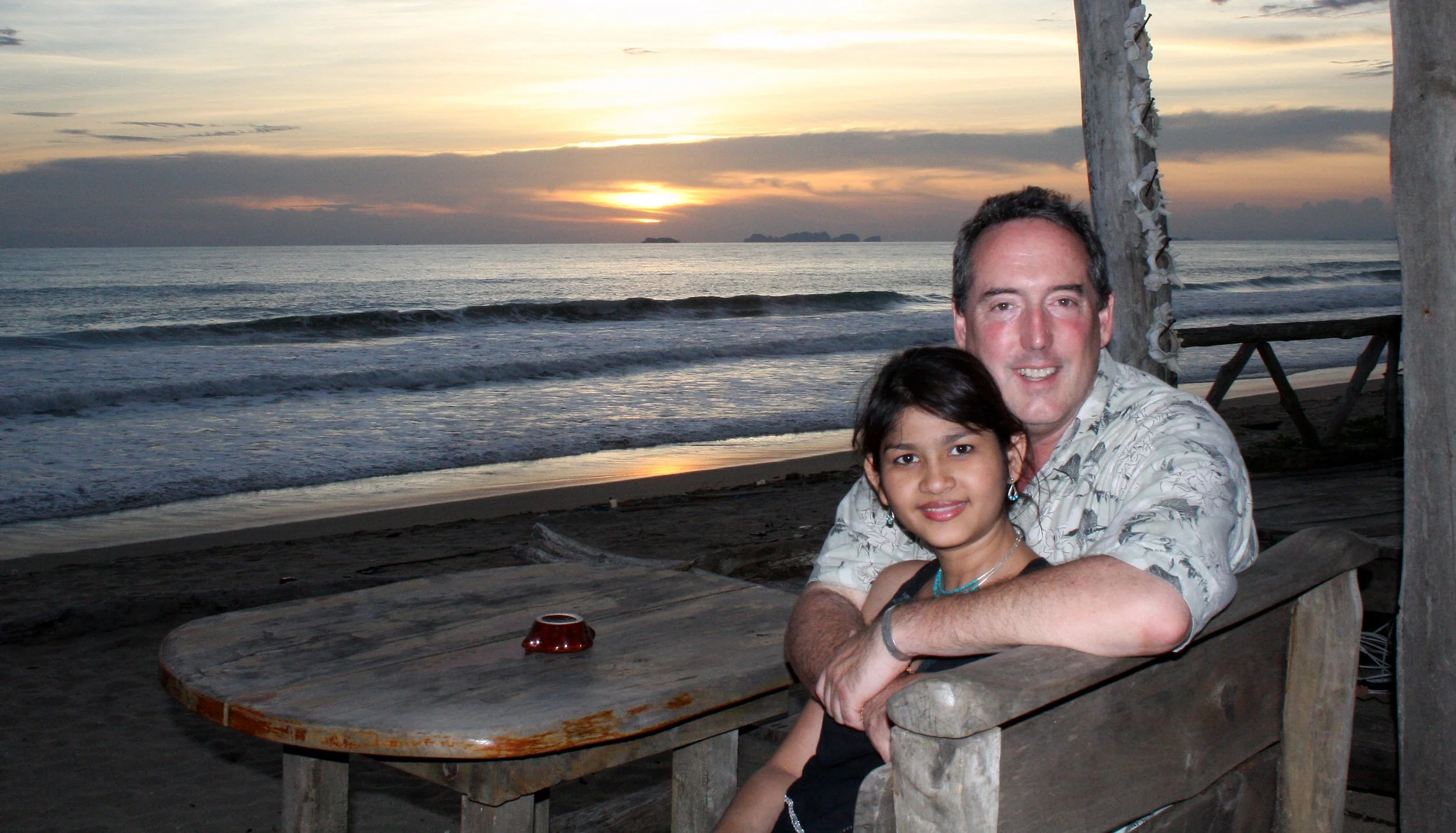 KOH LANTA - 2008 -  SUNSET AT OTTO'S (31).JPG