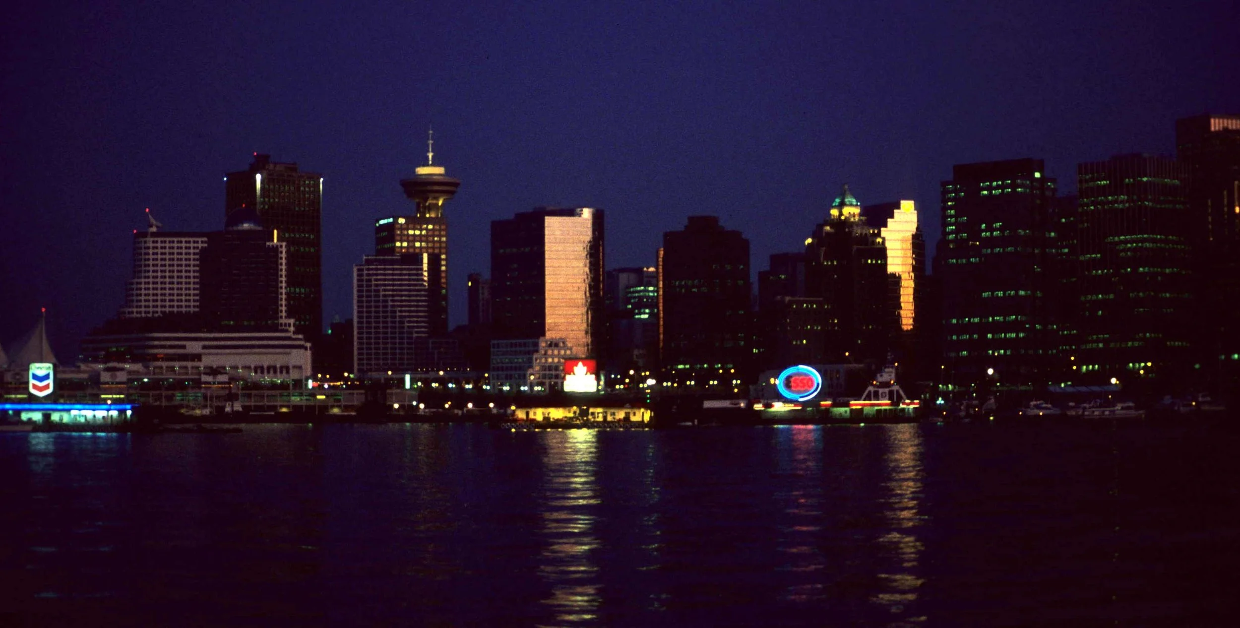 CANADA - VANCOUVER SKYLINE.jpg