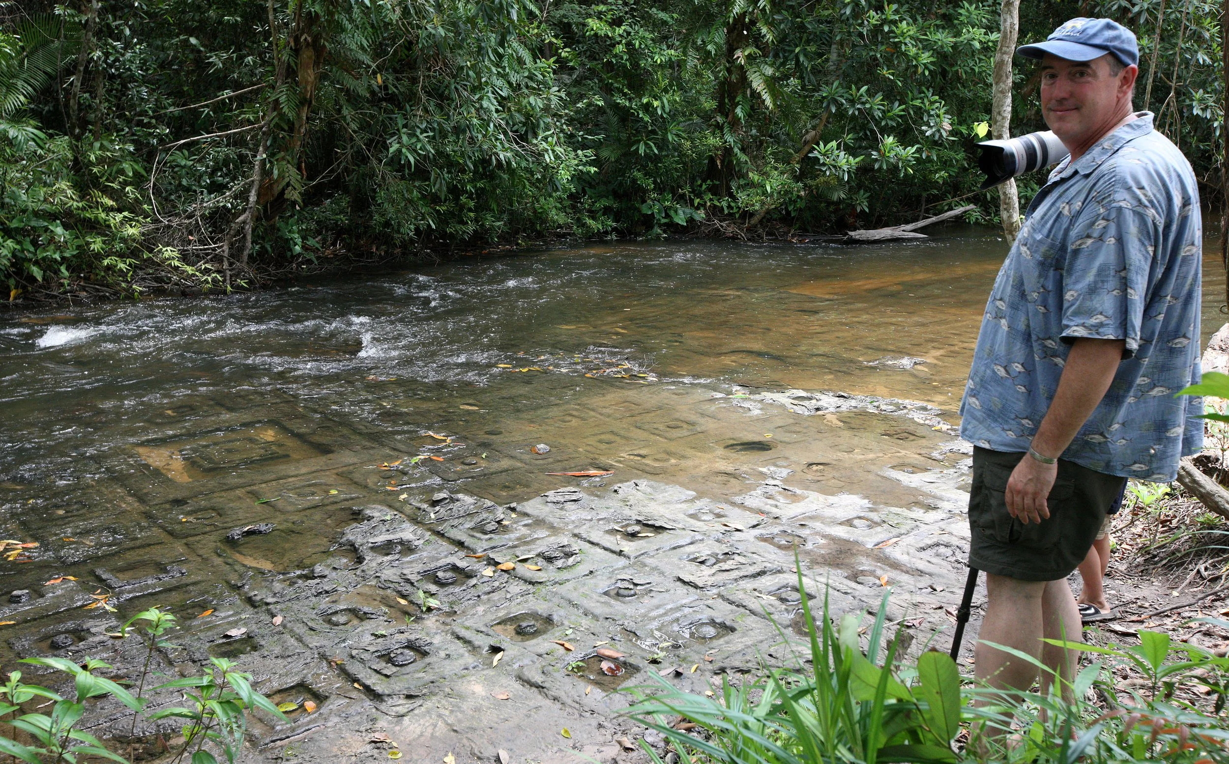 KULEN MOUNTAIN - 1000 LINGHAS - CAMBODIA - JULY 2010 (2).JPG