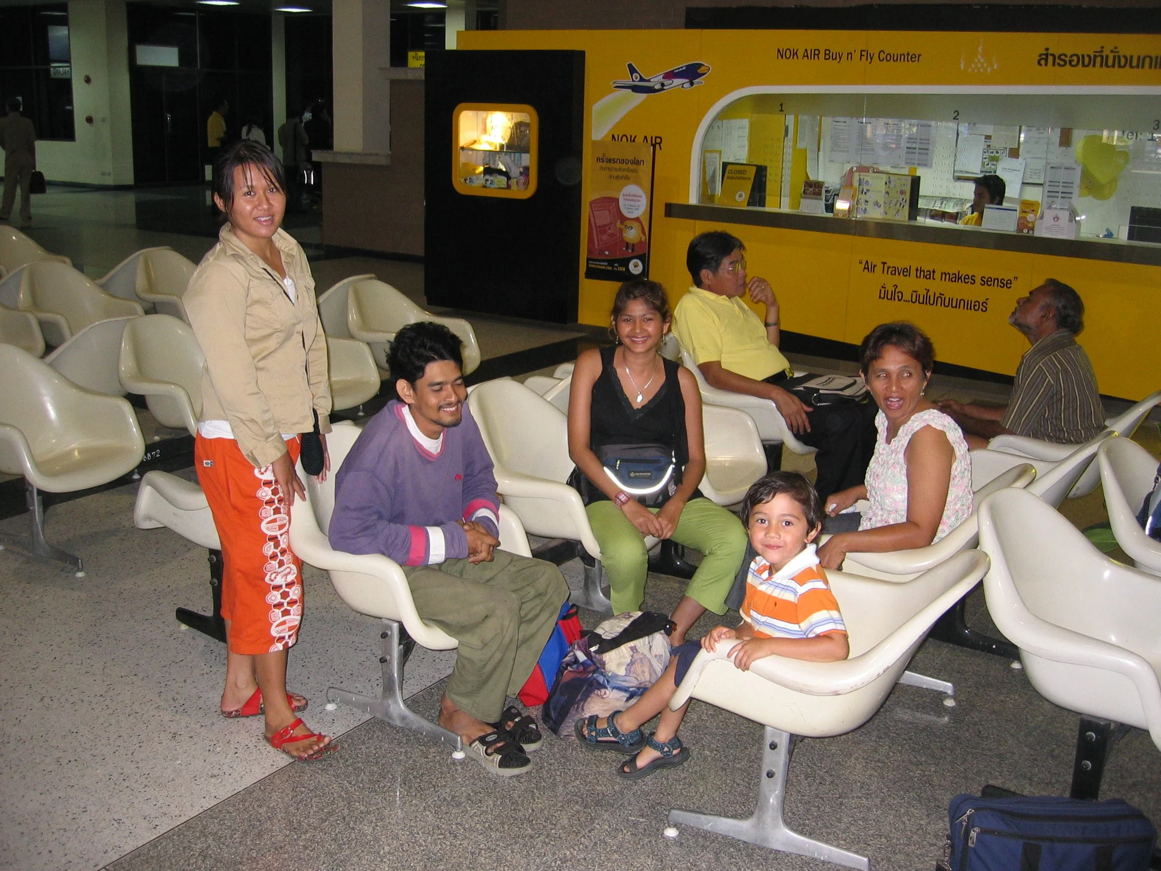 2006 Nakhonsithammarat with Family (1).JPG