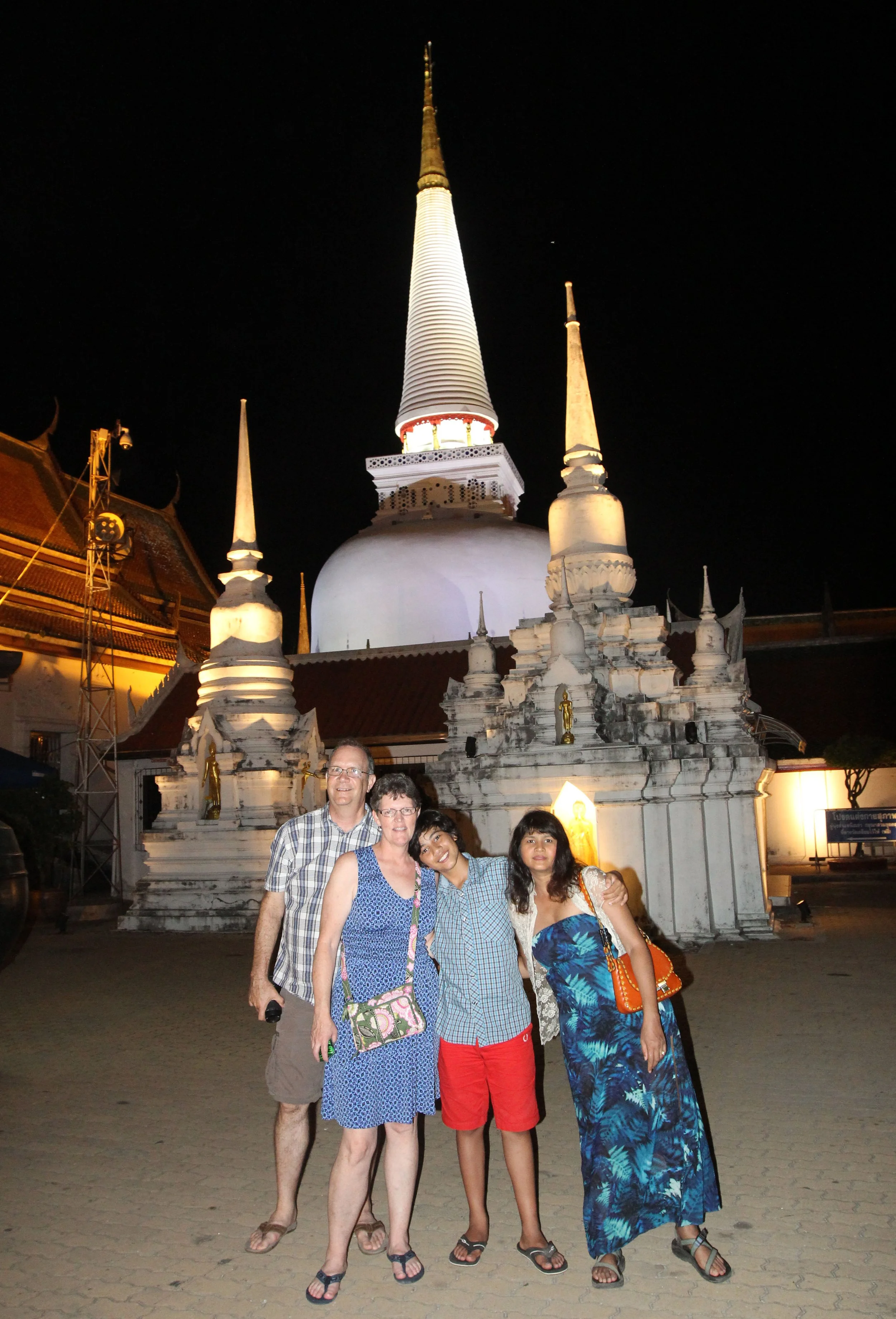 2014 Nakhonsithammarat with Cokie & Som and Phil & Shelley Summer Travels (31).JPG