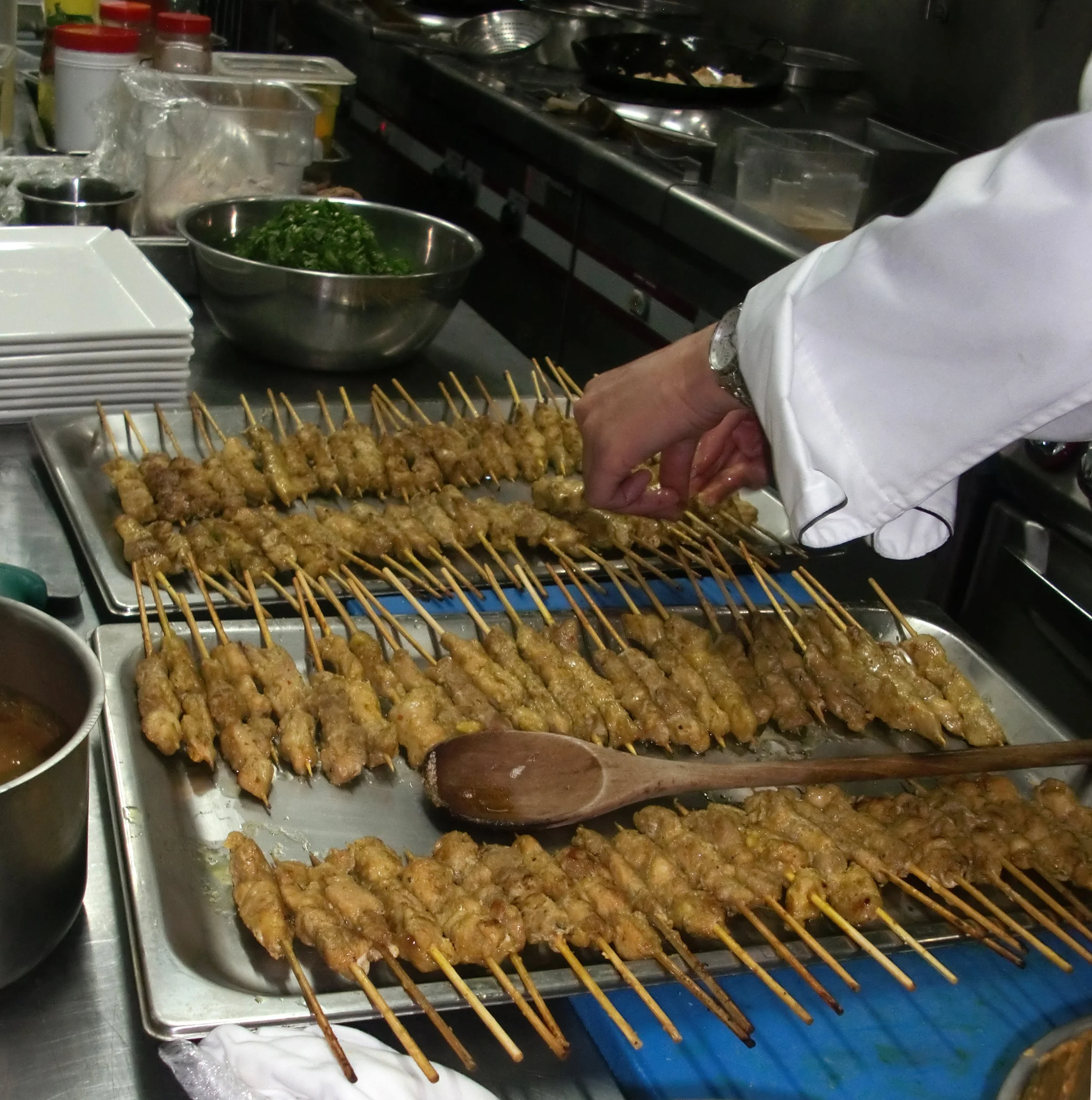 THAI CONSULATE DINNER AND BENEFIT (3).JPG