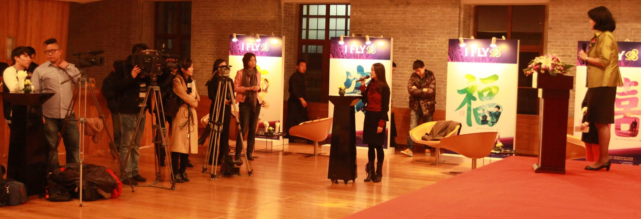 THAI CONSULATE DINNER AND BENEFIT (100).JPG