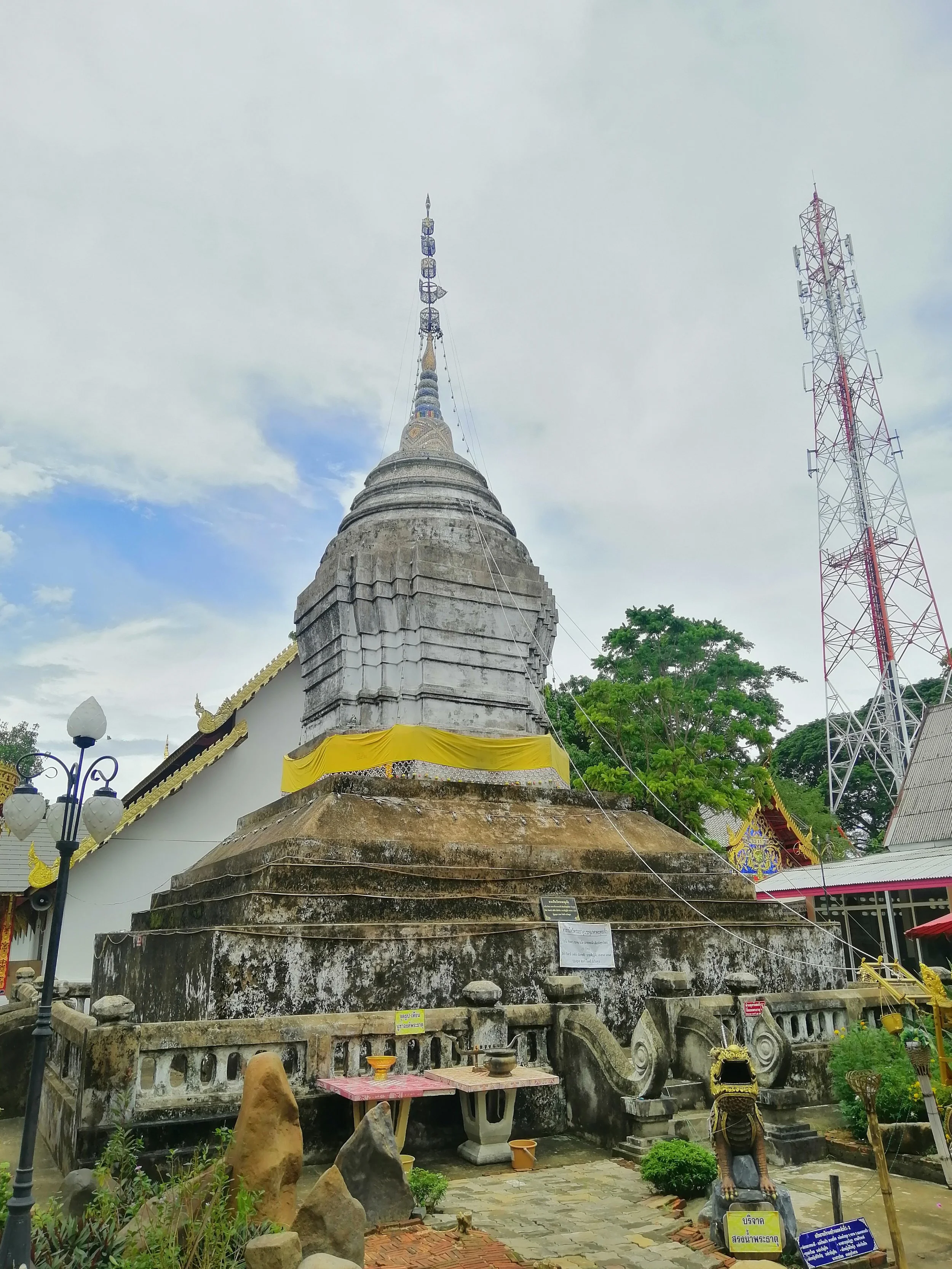 2020 Chiang Saen Wat Phra That Pha Ngao Summer Road Trip (18).jpg