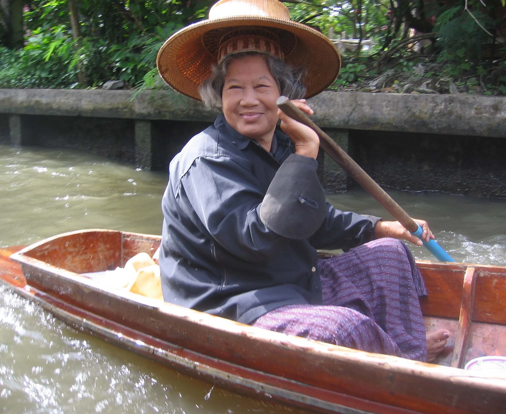FLOATING MARKET - 2006.jpg