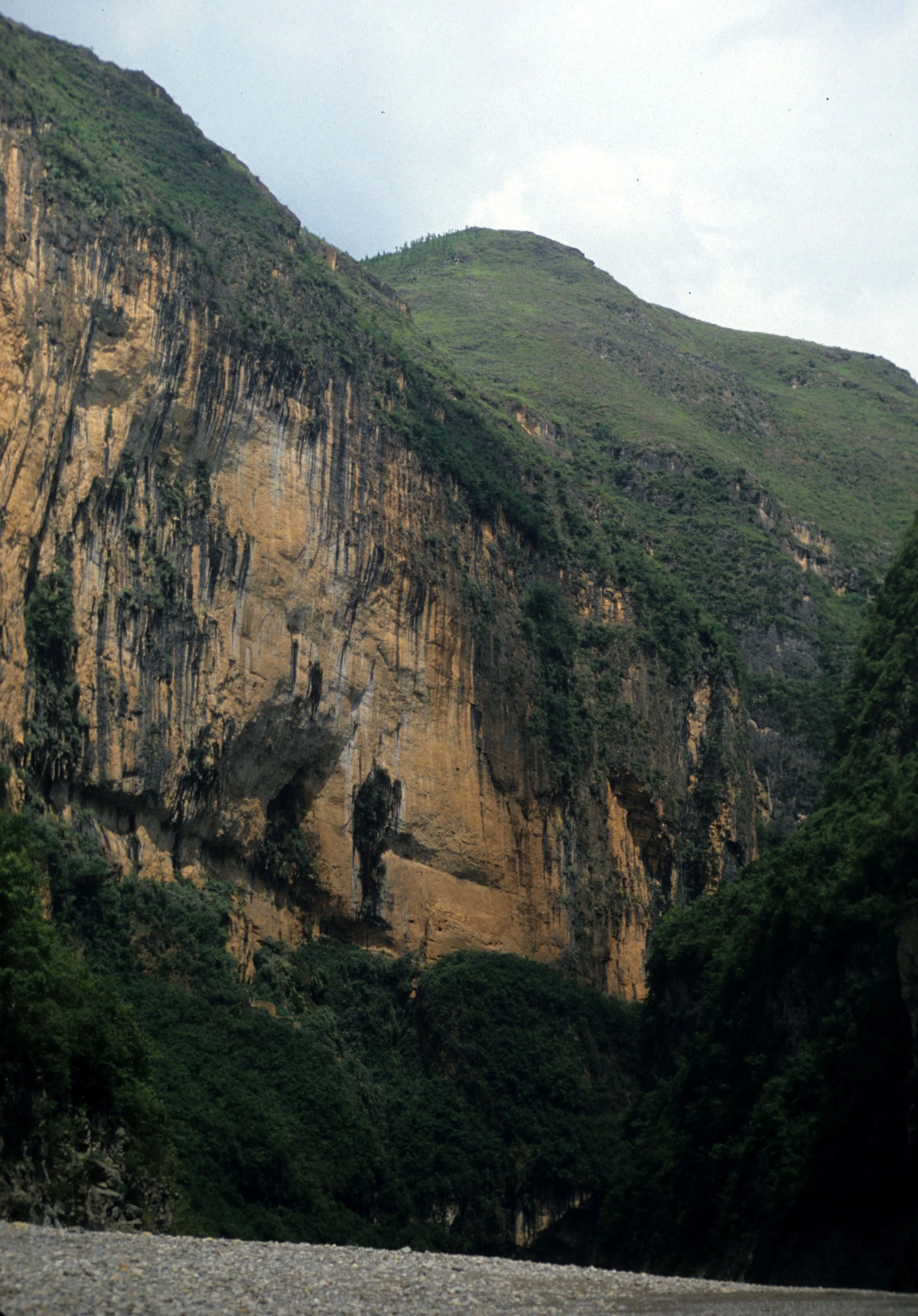 YANGTZE - LITTLE GORGE TRIBUTARY (15).jpg