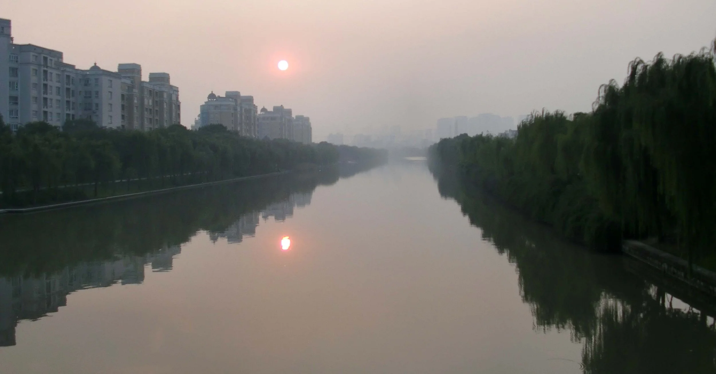 NIGHT OUT IN JINQIAO PUDONG - HARD DAYS NIGHT PUB - OCTOBER NATIONAL HOLIDAYS 2011 (6).JPG