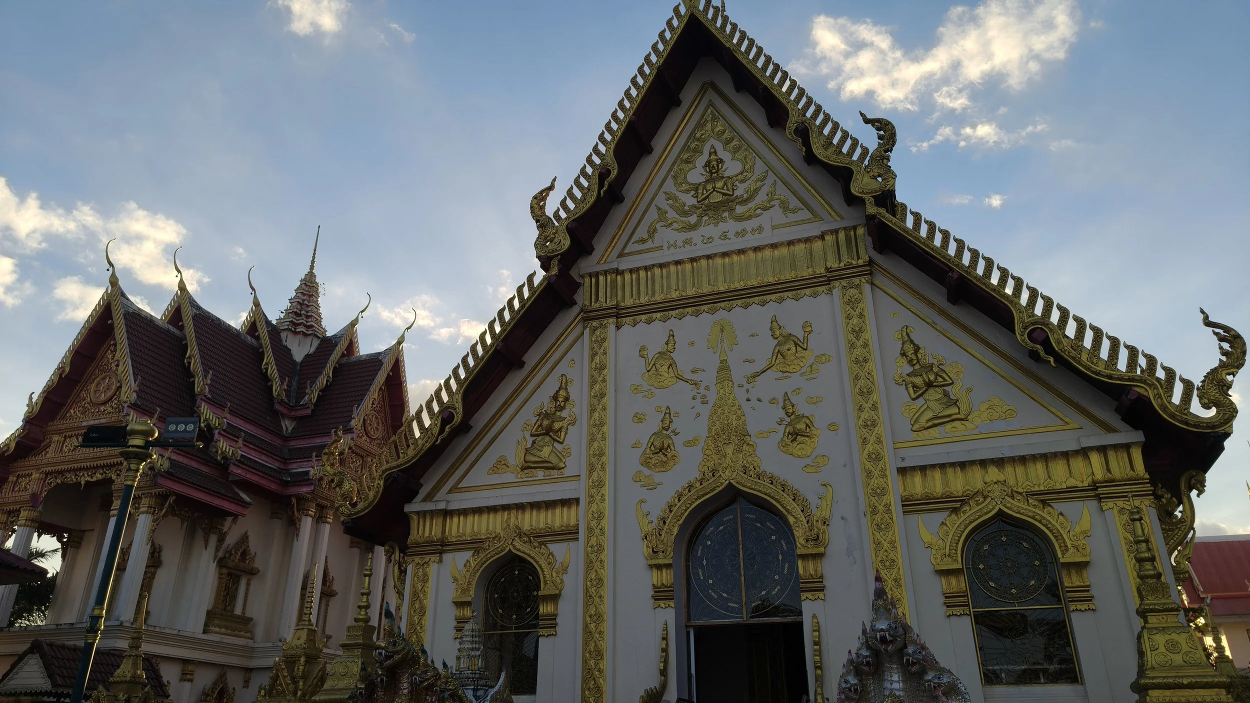 Wat Mahathat Phra That Nakhon  - Nakhon Phanom (5).jpg