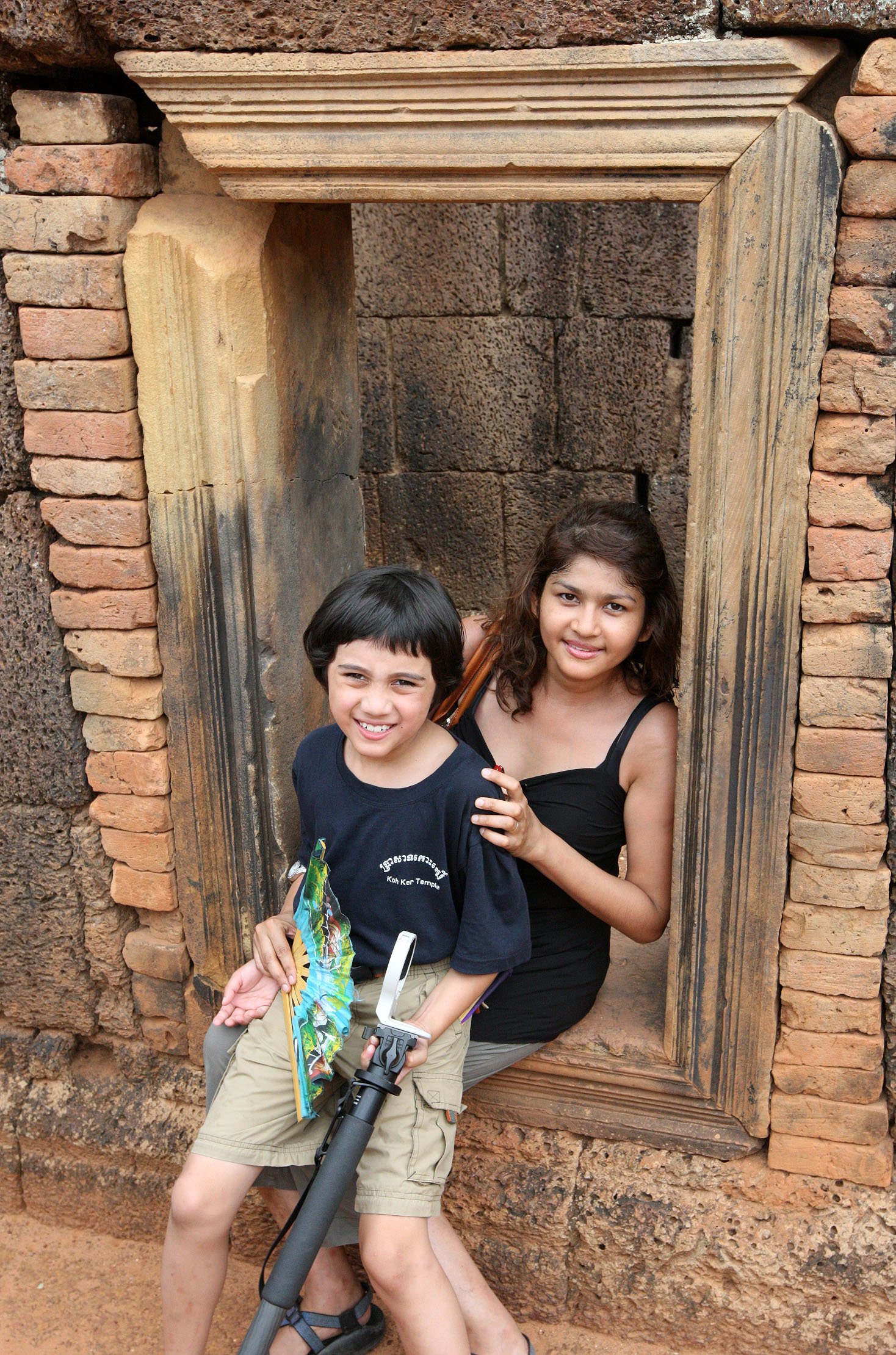 BANTEAY SREI TEMPLE - CAMBODIA (17).JPG