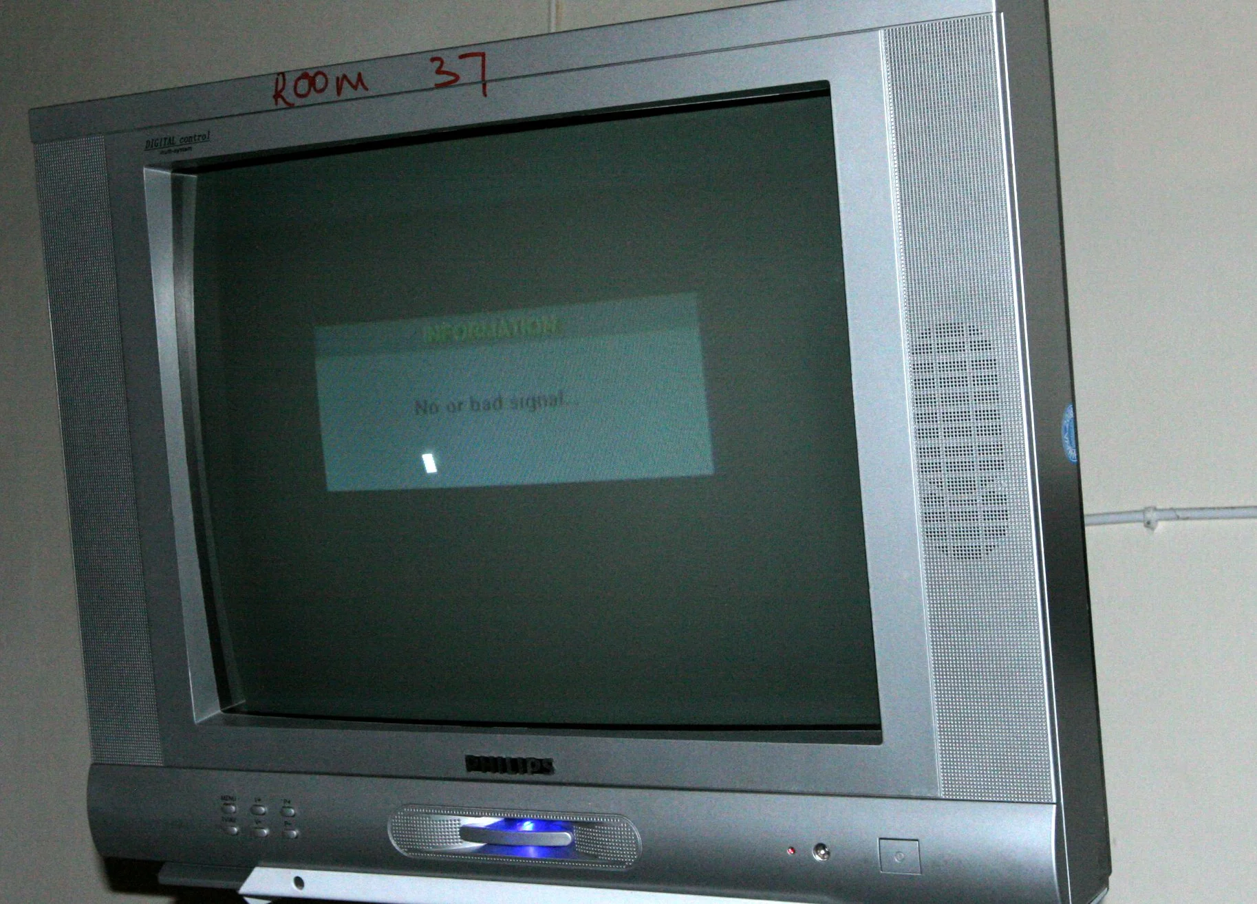 BOTSWANA - KASANE LODGE - SHITHOLE (2).JPG