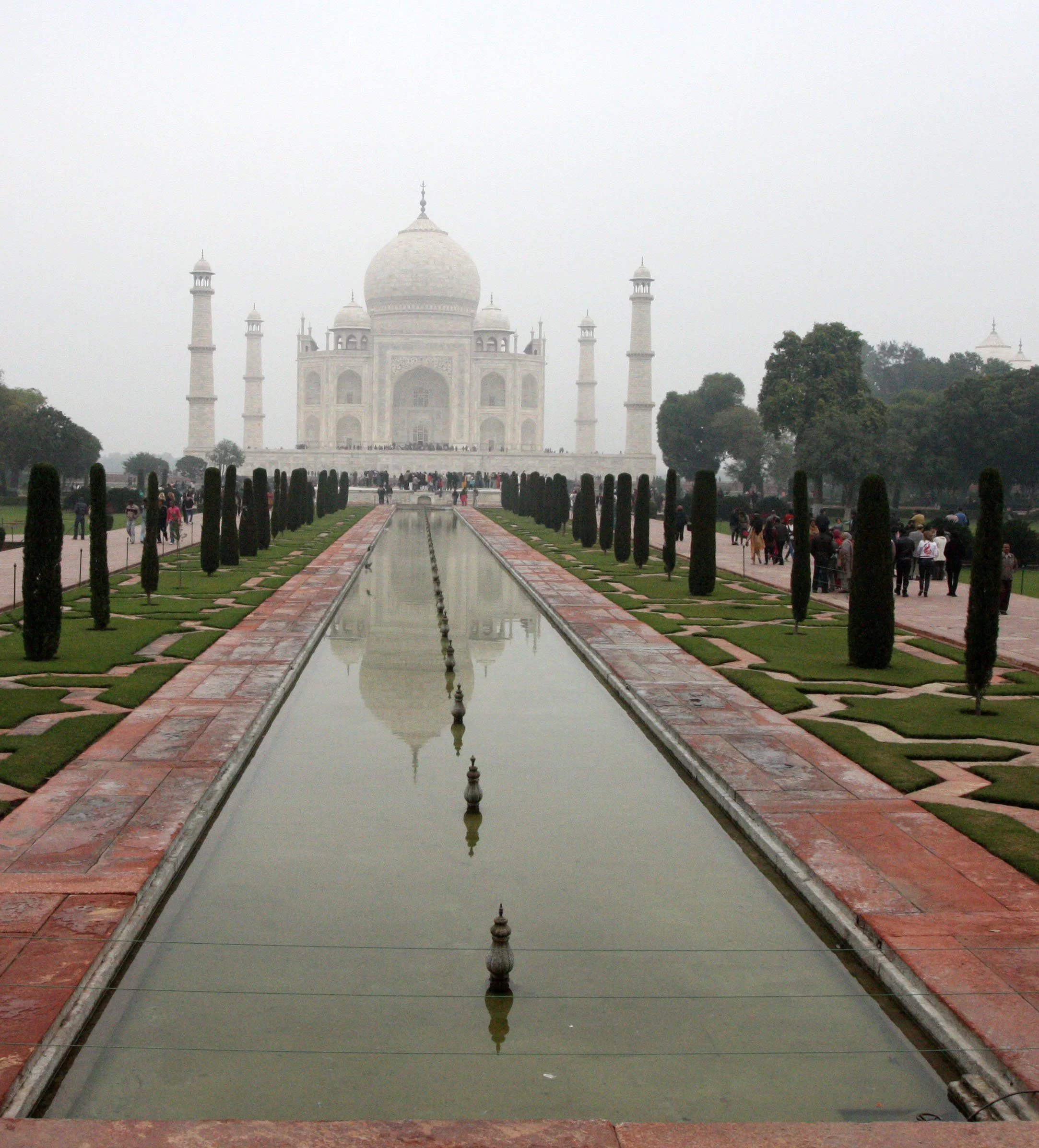 AGRA INDIA - SOM AND HER SARI AT THE TAJ MAHAL! (8).JPG