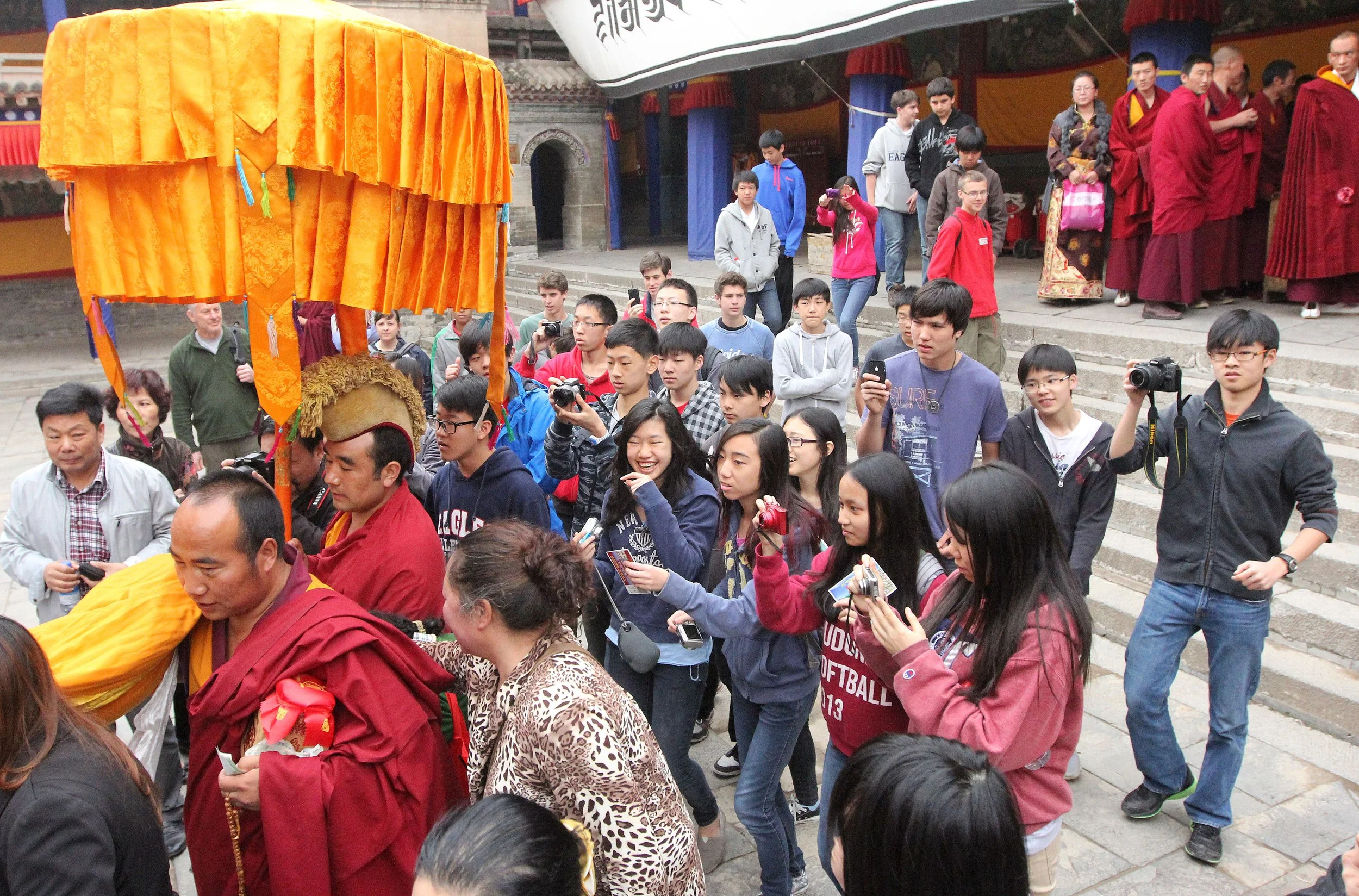 KUMBUM MONASTERY - QINGHAI - SUNNING BUDDHA FESTIVAL 2013 (118).JPG