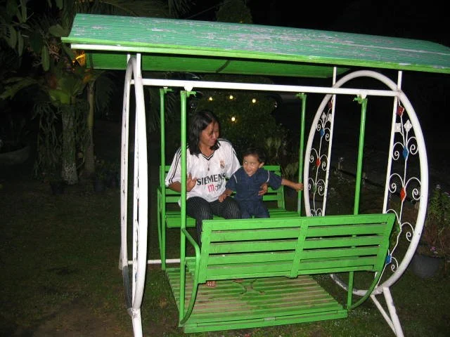 2005 Nakhonsithammarat with Family (53).jpg