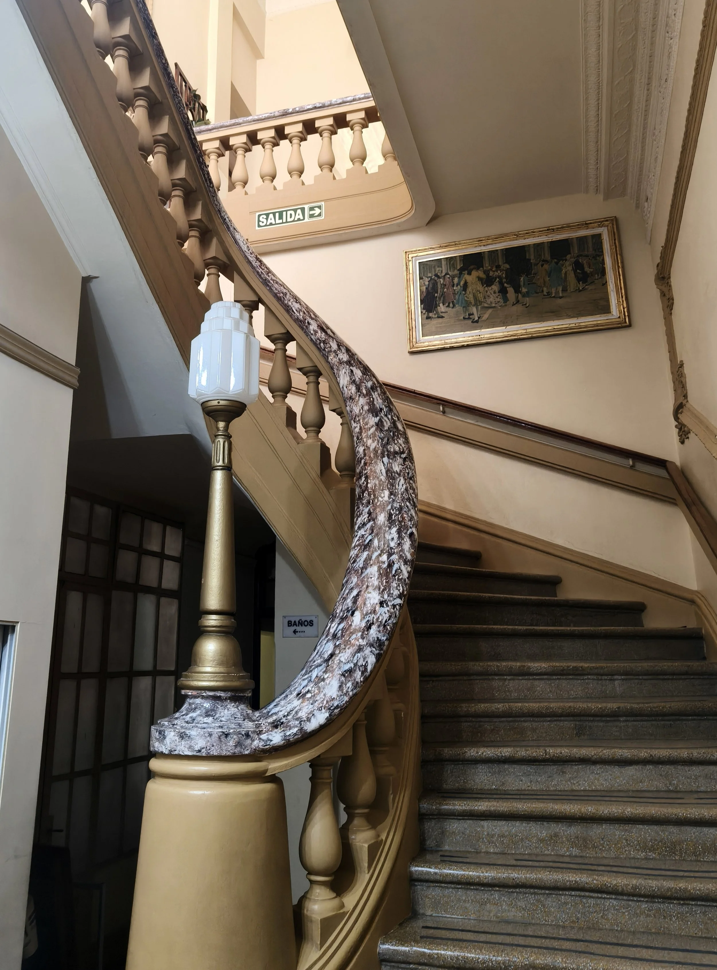 The decor was quite nice and was a good look at the classic Argentinian architecture.