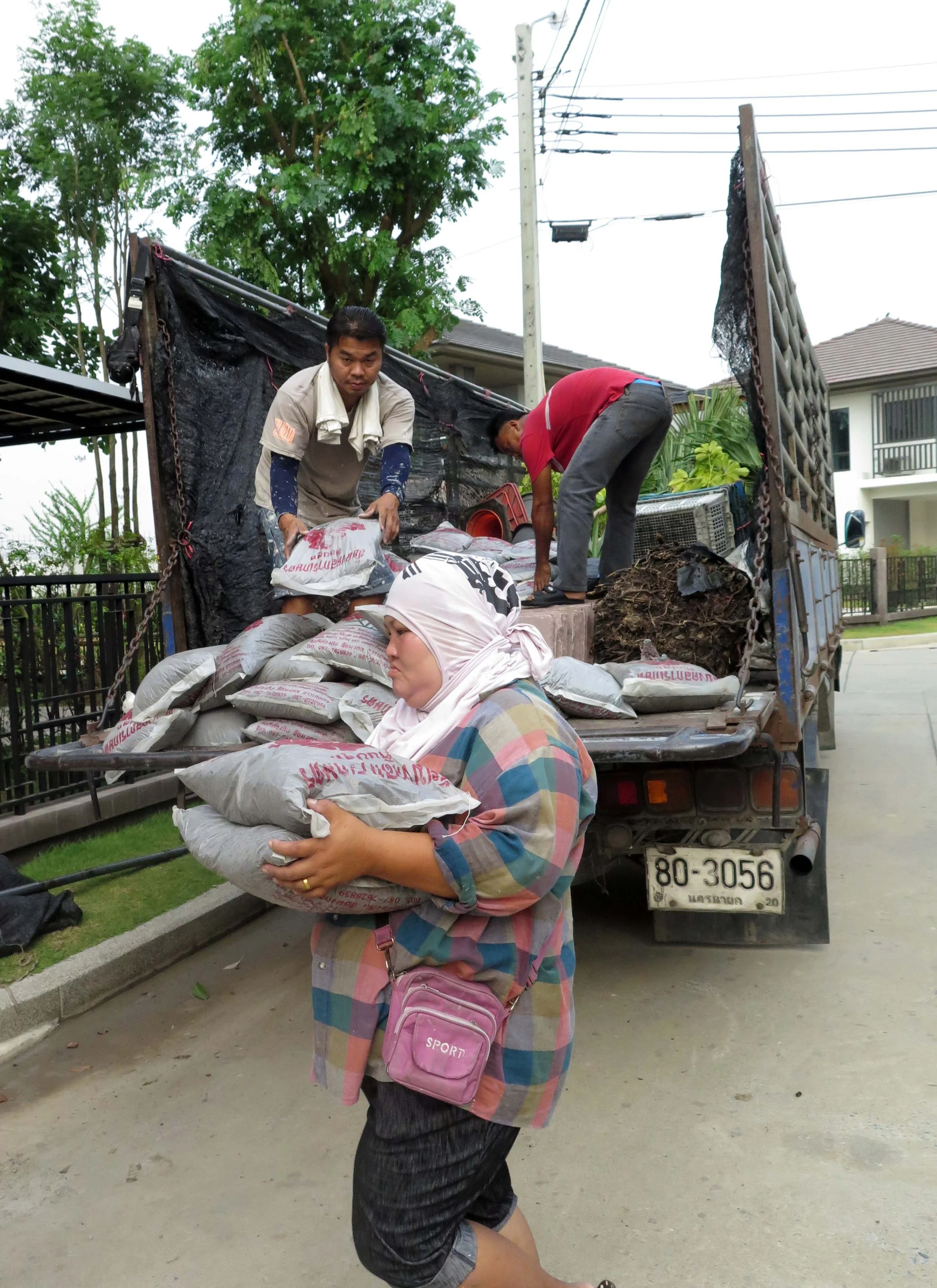 2013 Nonthaburi Setthasiri House and Nonthaburi Neighborhood (71).JPG