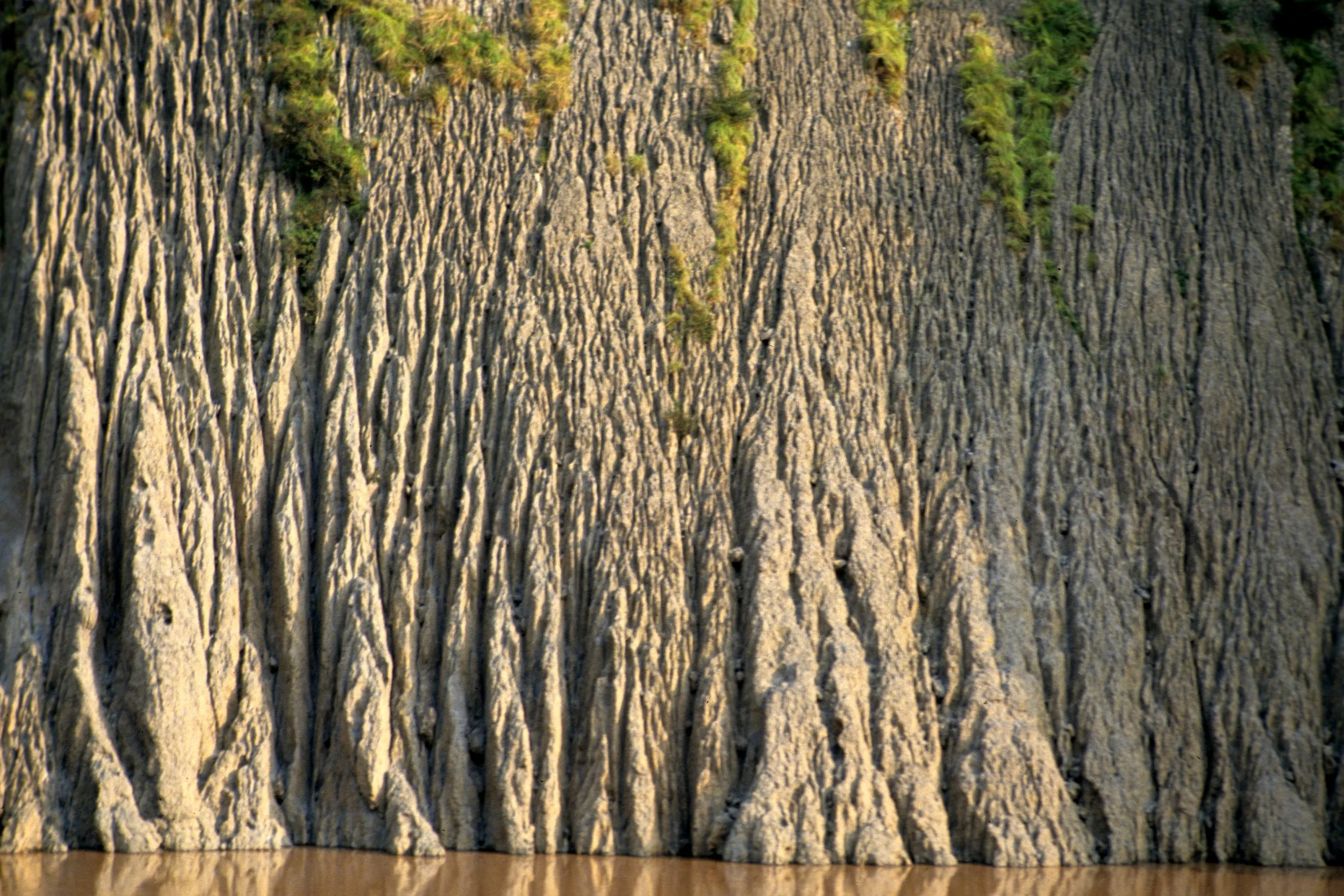 YANGTZE RIVER - THREE GORGES CRUISE 1994 (11).jpg
