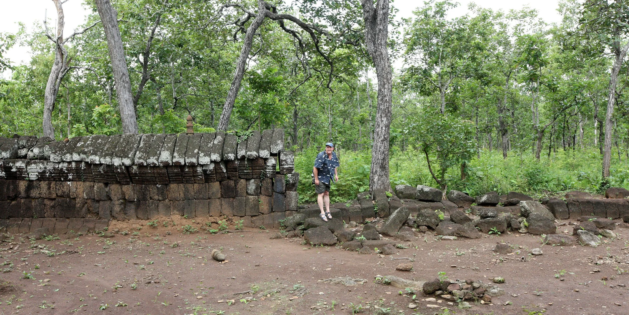 KOH KER TEMPLE - CAMBODIA - JULY 2010 (9).JPG