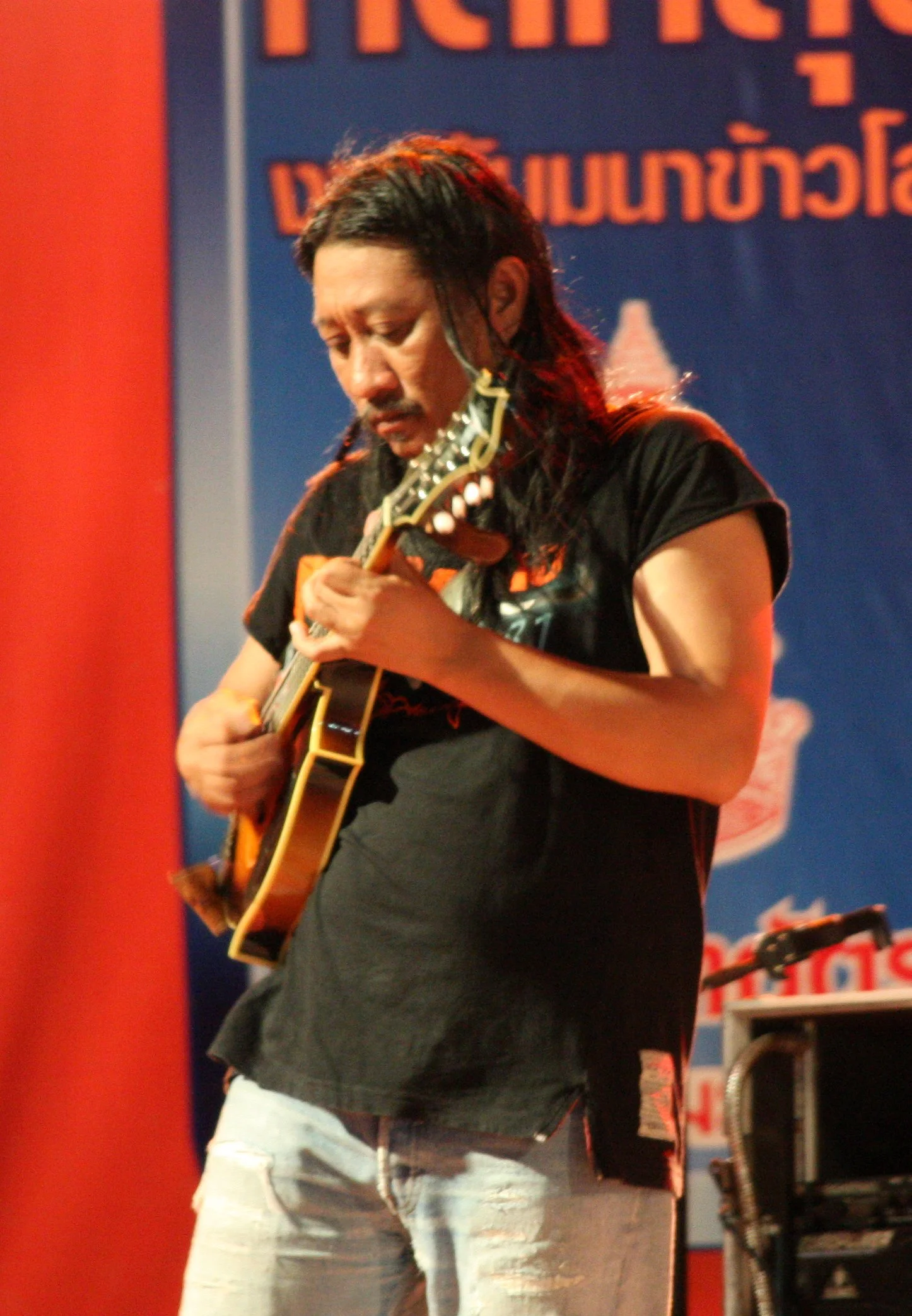 2010-7-18 CARRABAO CONCERT IN NAKHONSITHAMMARAT (58).JPG
