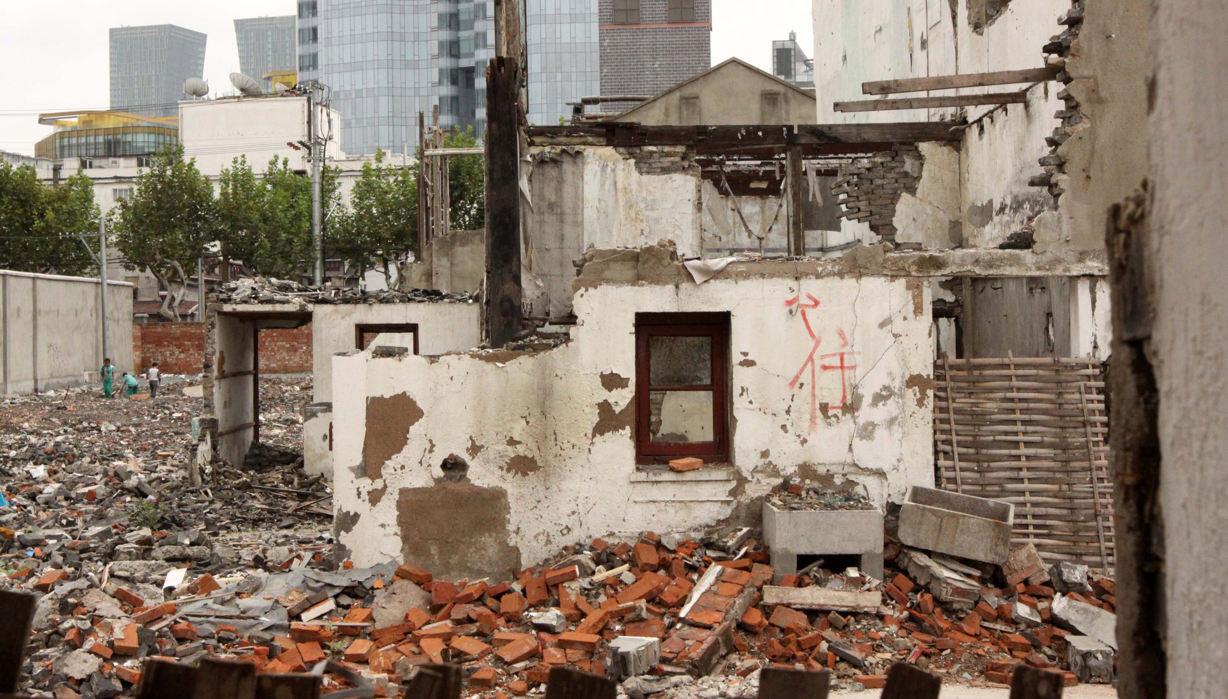 OCTOBER 2011 NATIONAL HOLIDAY VACATION IN SHANGHAI - BIKE RIDE FROM JINQIAO TO BUND - 32 KM (42).JPG