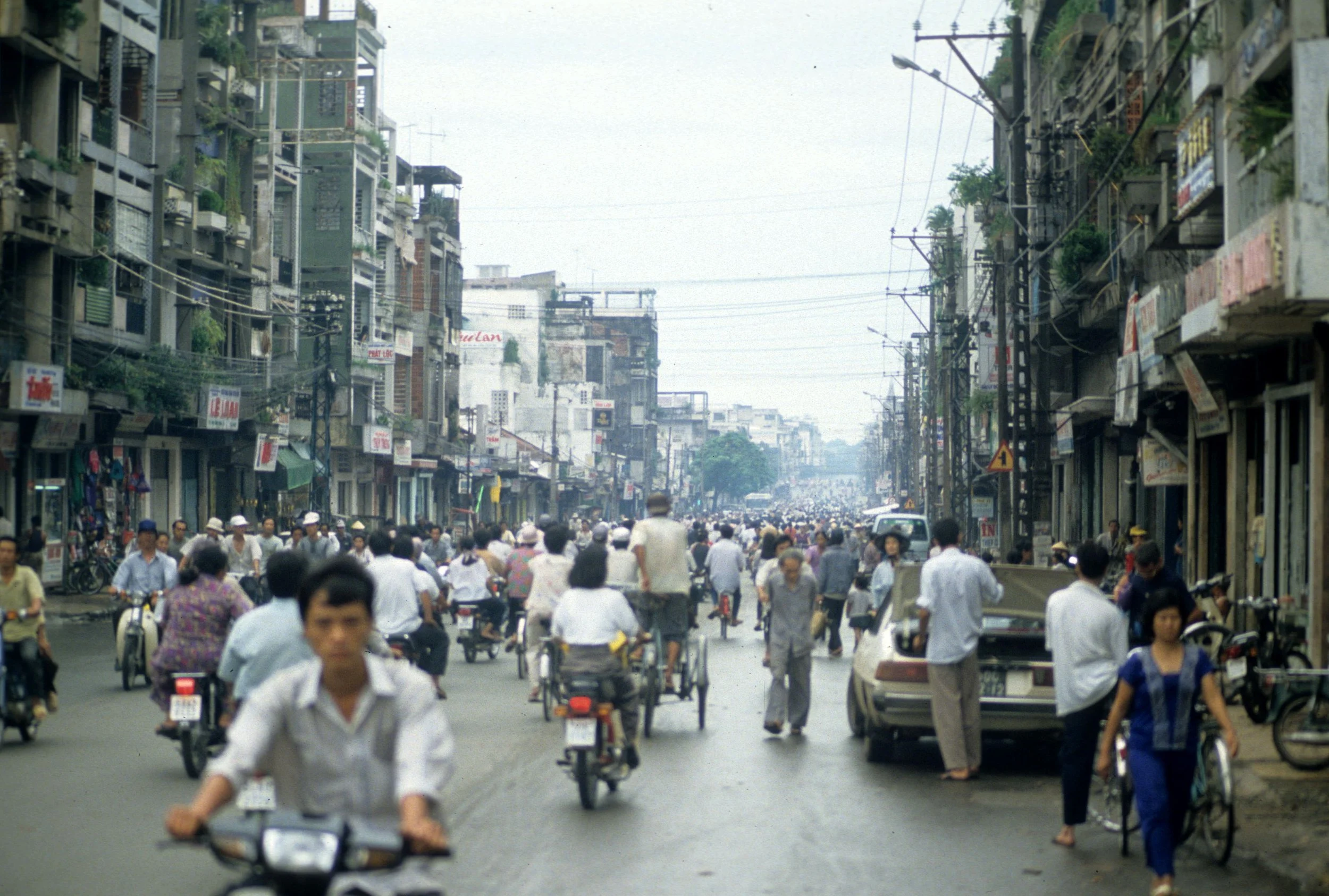 SAIGON - CITY SCENES IN 1994 (16).jpg