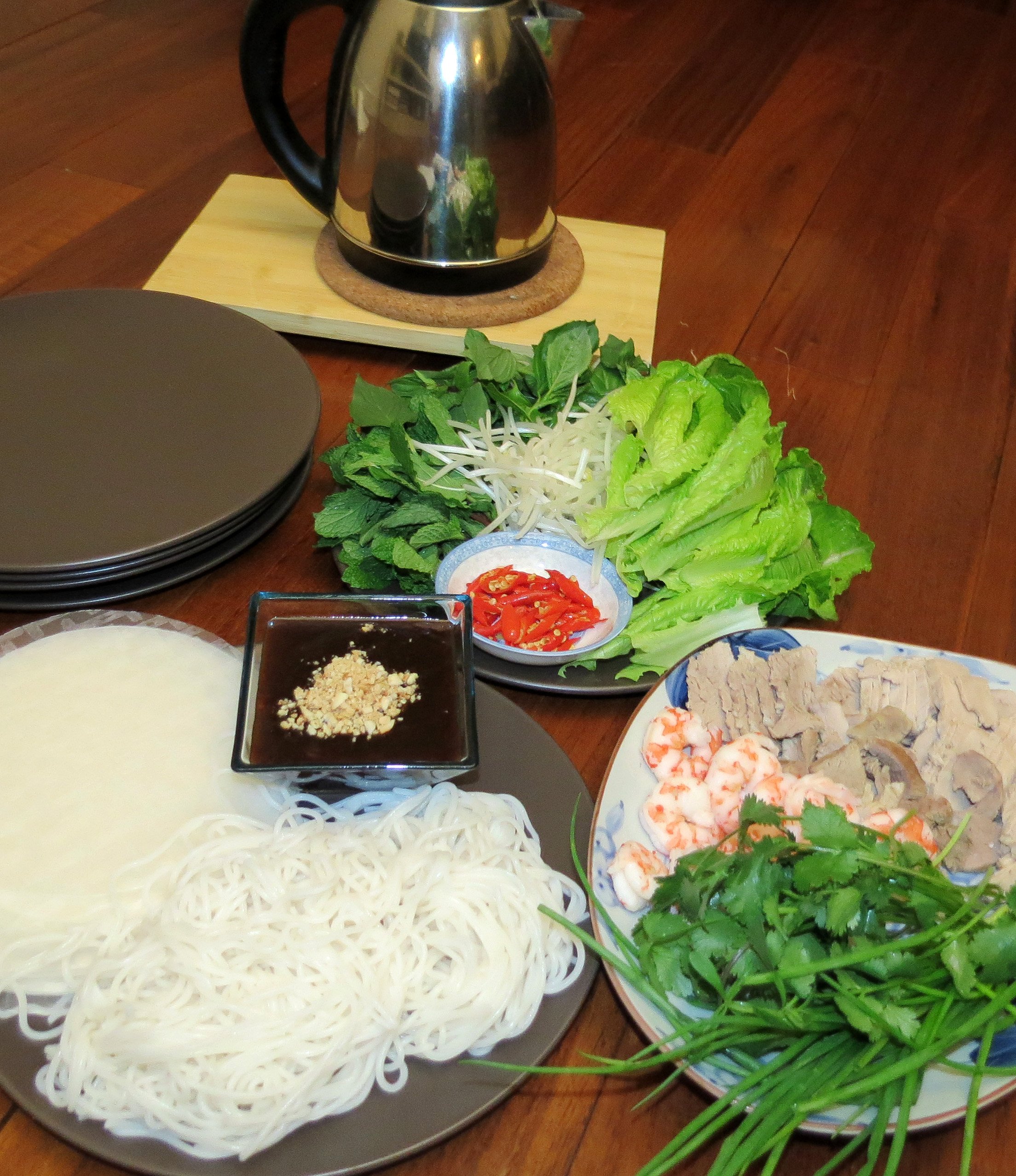 SHANGHAI - GOI CUON WITH RIVER AND RACHEL! (6).JPG