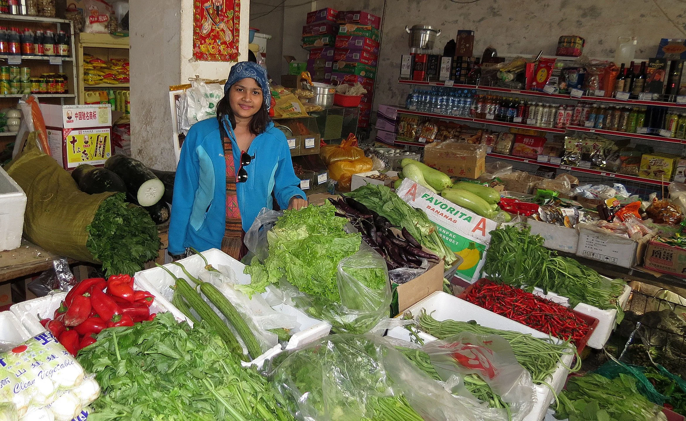 QINGHAI - SMALL TOWN FOR STOCK UP - CHINA (5).JPG