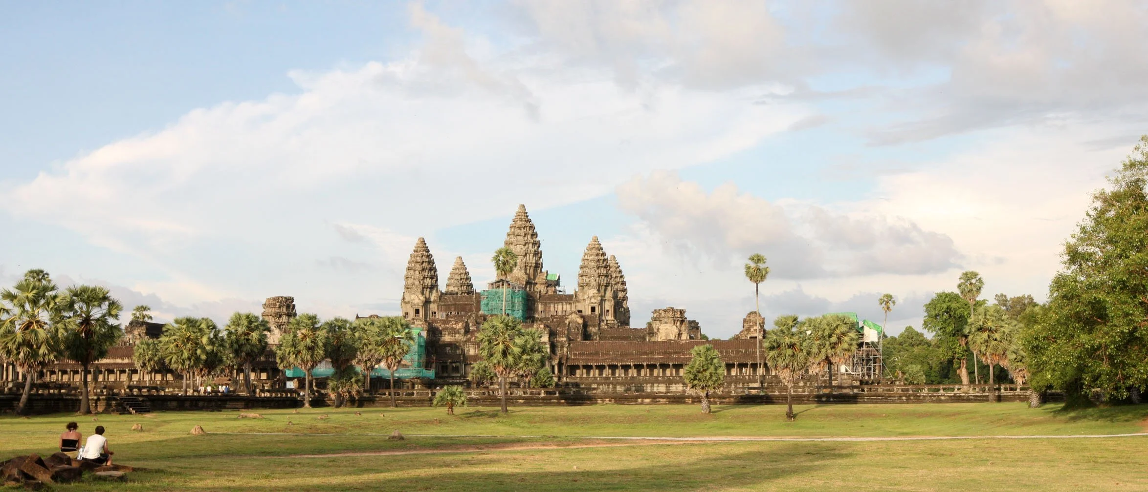 ANGKOR WAT TEMPLE - CAMBODIA - JULY 2010 (8).JPG