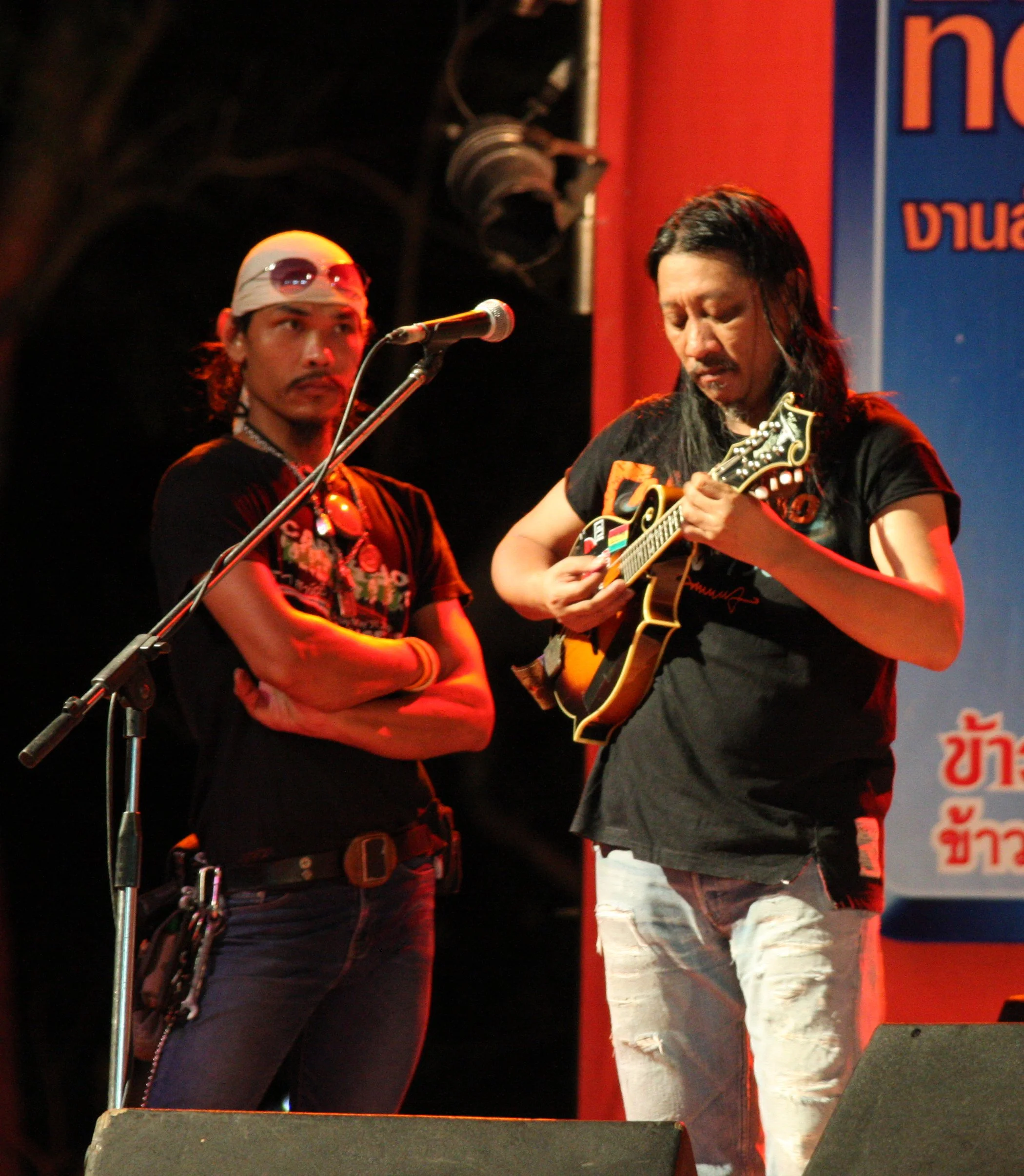 2010-7-18 CARRABAO CONCERT IN NAKHONSITHAMMARAT (52).JPG