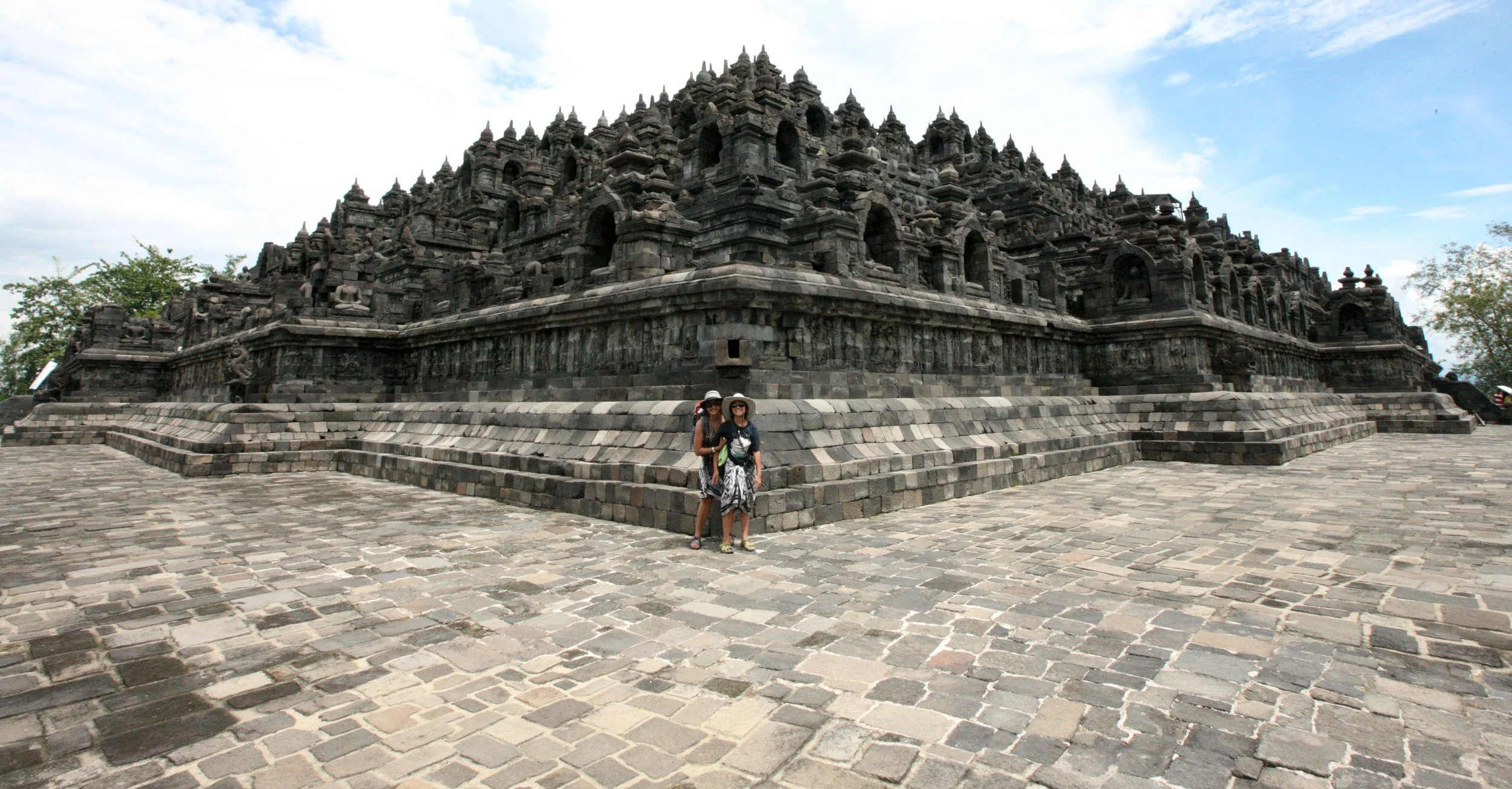 BOROBUDUR RUINS - YOGYAKARTA INDONESIA (134).JPG