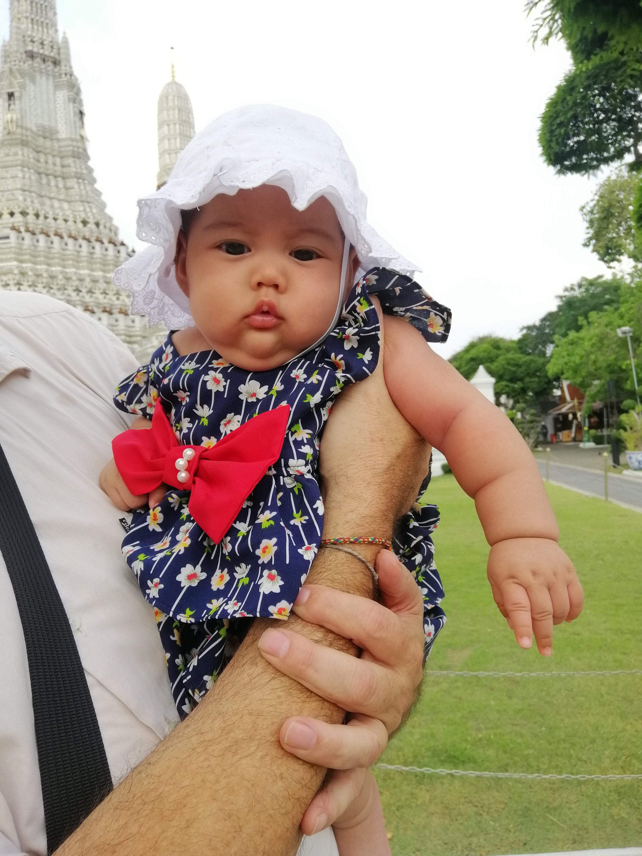 2020 Wat Arun with Liana, Cokie and Gift (20).jpg