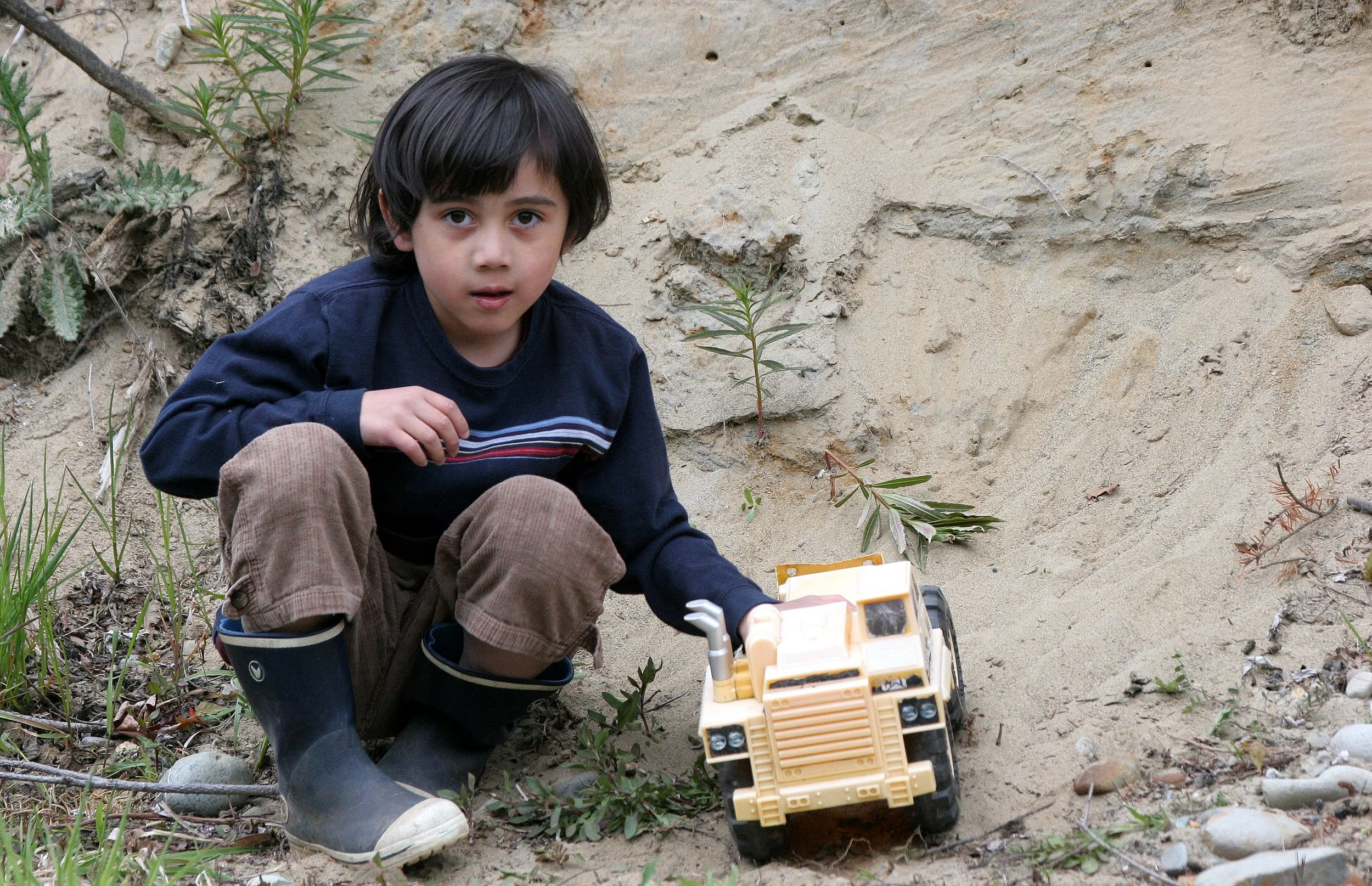 2008-5-8 COKIE IN BACK LOT 10 (3).JPG