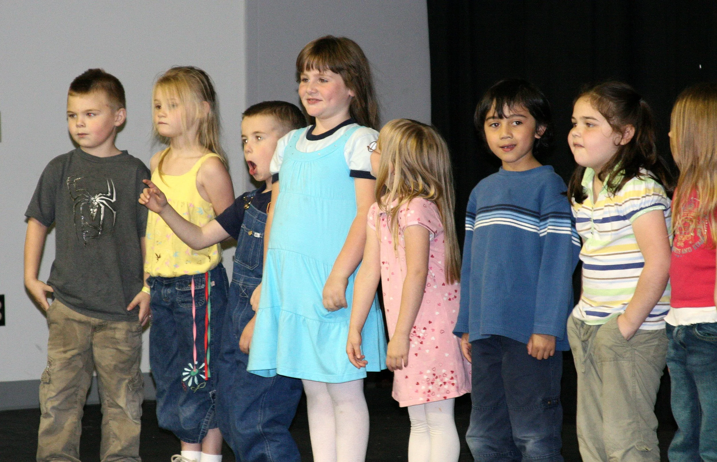 2008-6-12 COKIES KINDERGARTEN GRADUATION (10).JPG