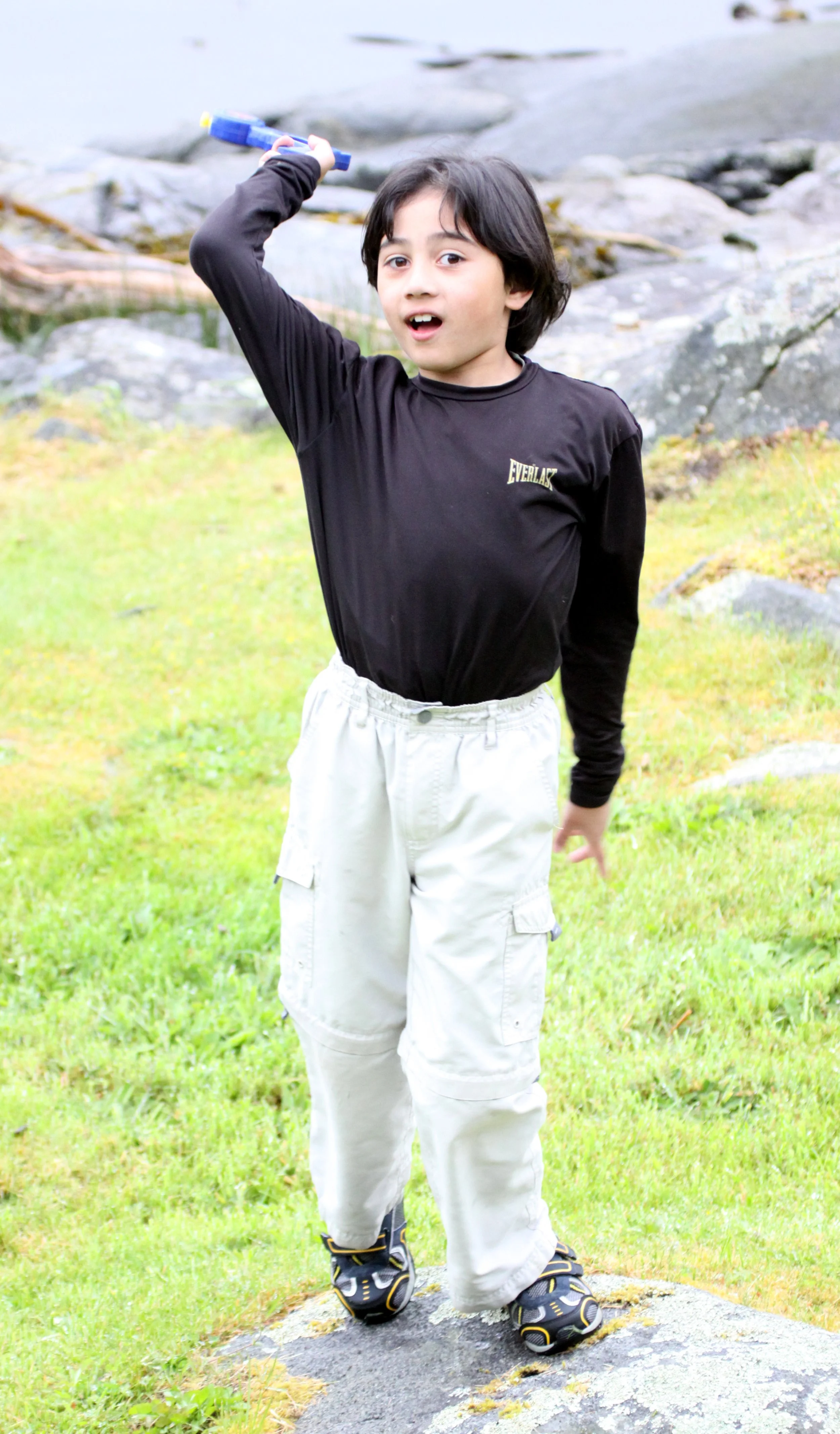 KNIGHT'S INLET BRITISH COLUMBIA - HANGING AT SAILCONE LODGE (2).JPG